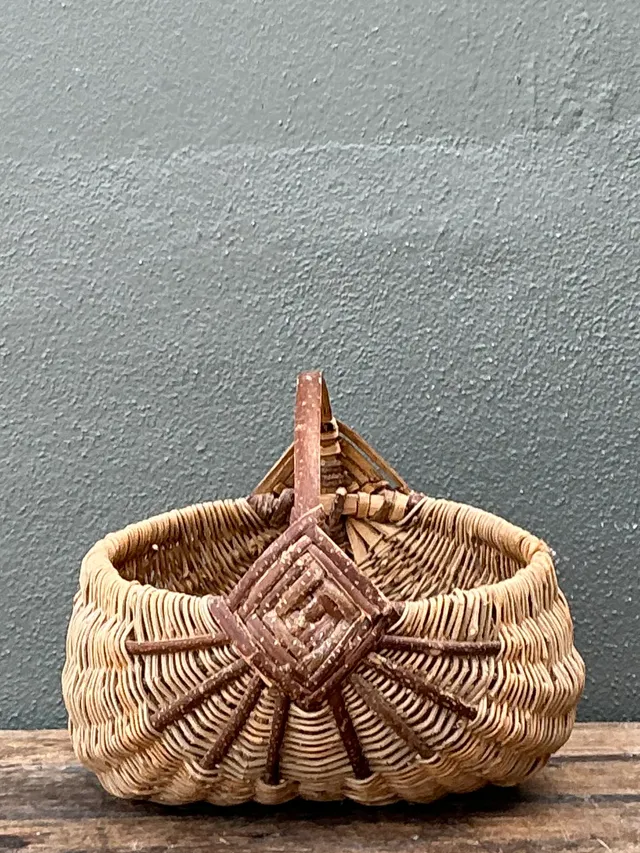 Vintage Handcrafted Shaker Rattan Basket — additional photo 8