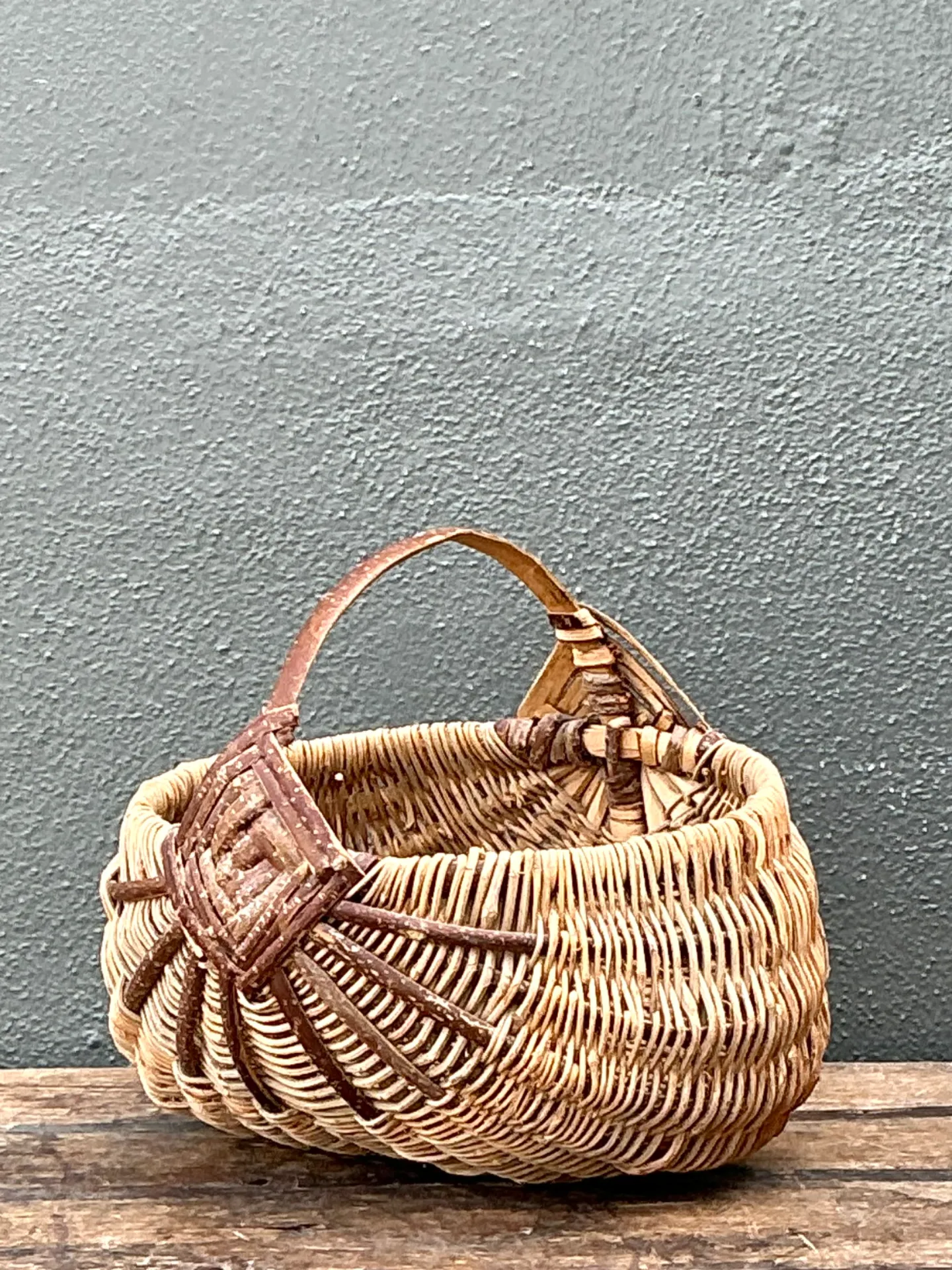 Vintage Handcrafted Shaker Rattan Basket — additional photo 3