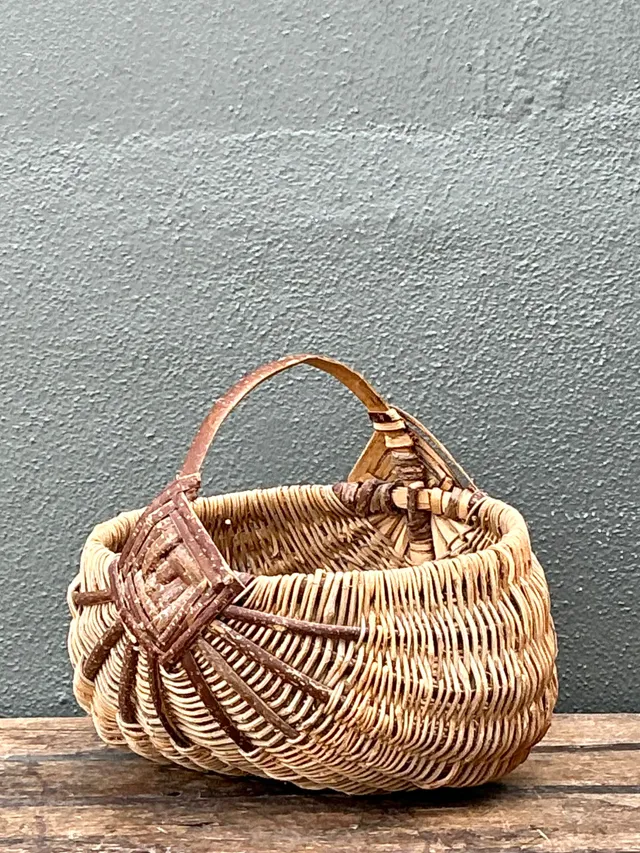 Vintage Handcrafted Shaker Rattan Basket — additional photo 3