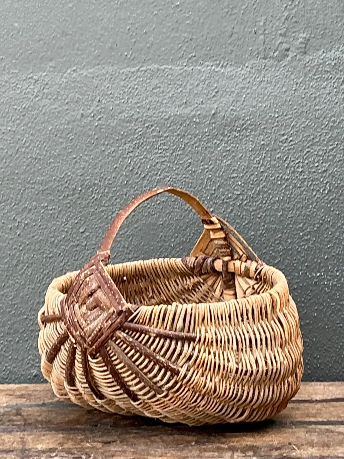 Vintage Handcrafted Shaker Rattan Basket — additional photo 7