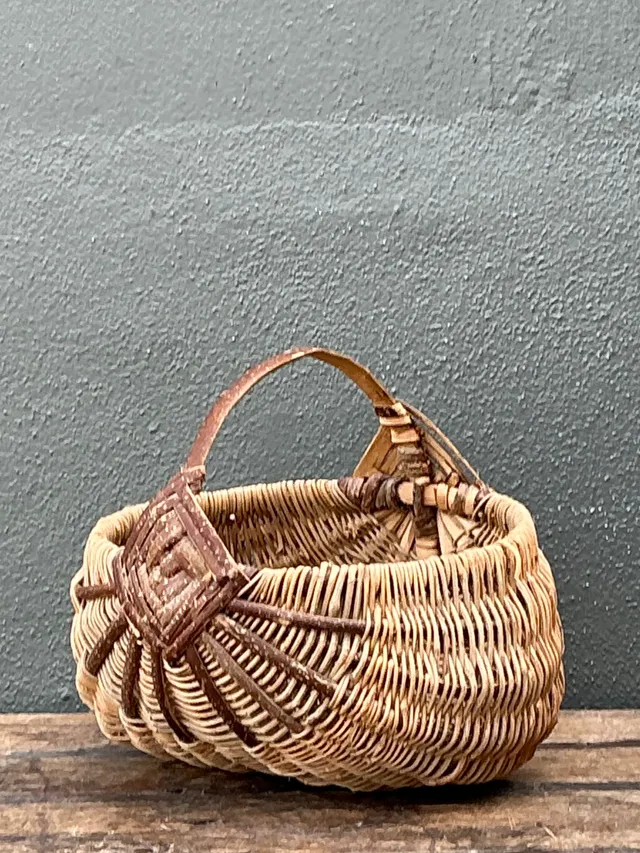 Vintage Handcrafted Shaker Rattan Basket — additional photo 7