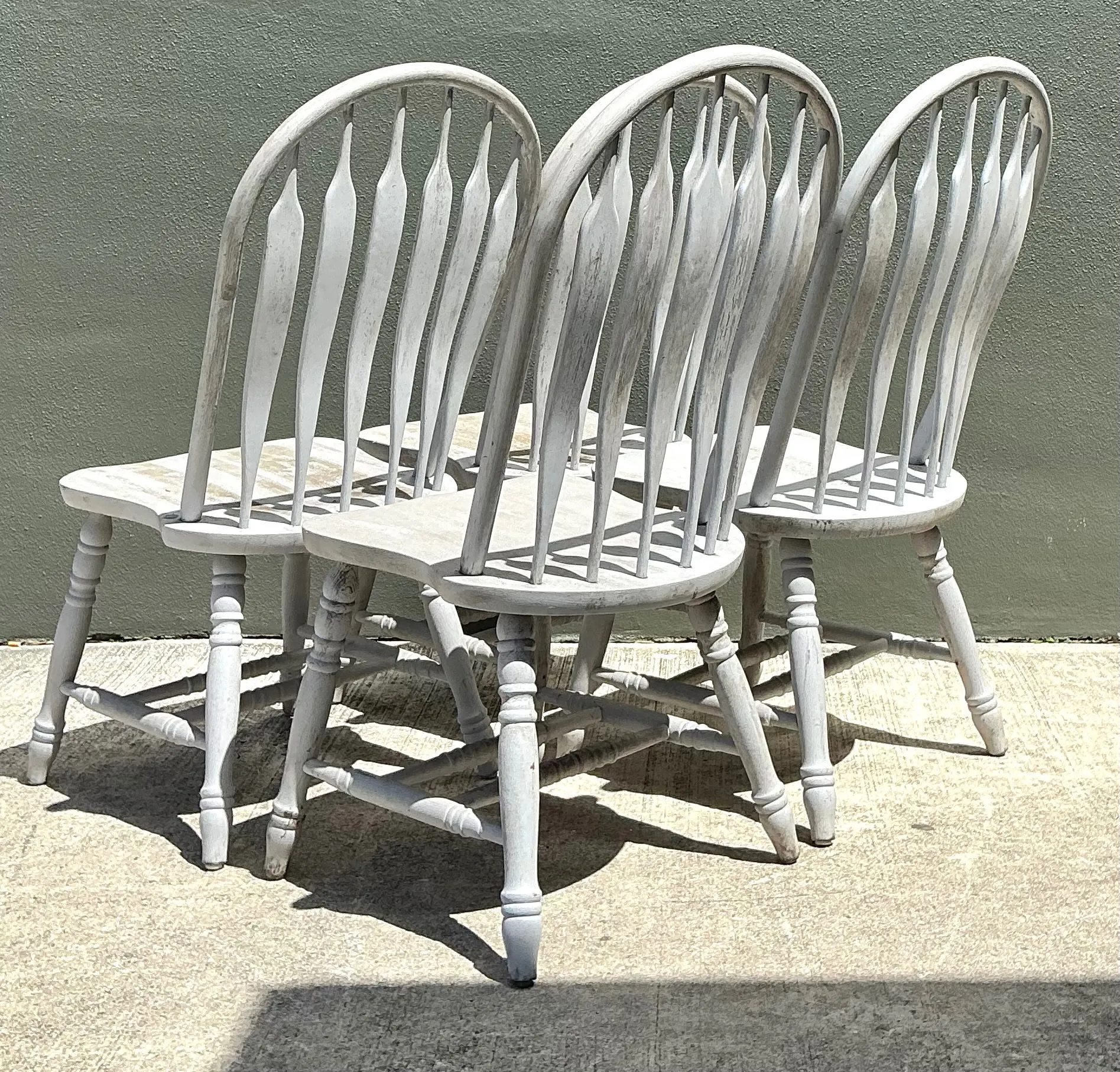 Vintage Farmhouse Style Windsor Chairs - Set of 4 — additional photo 1