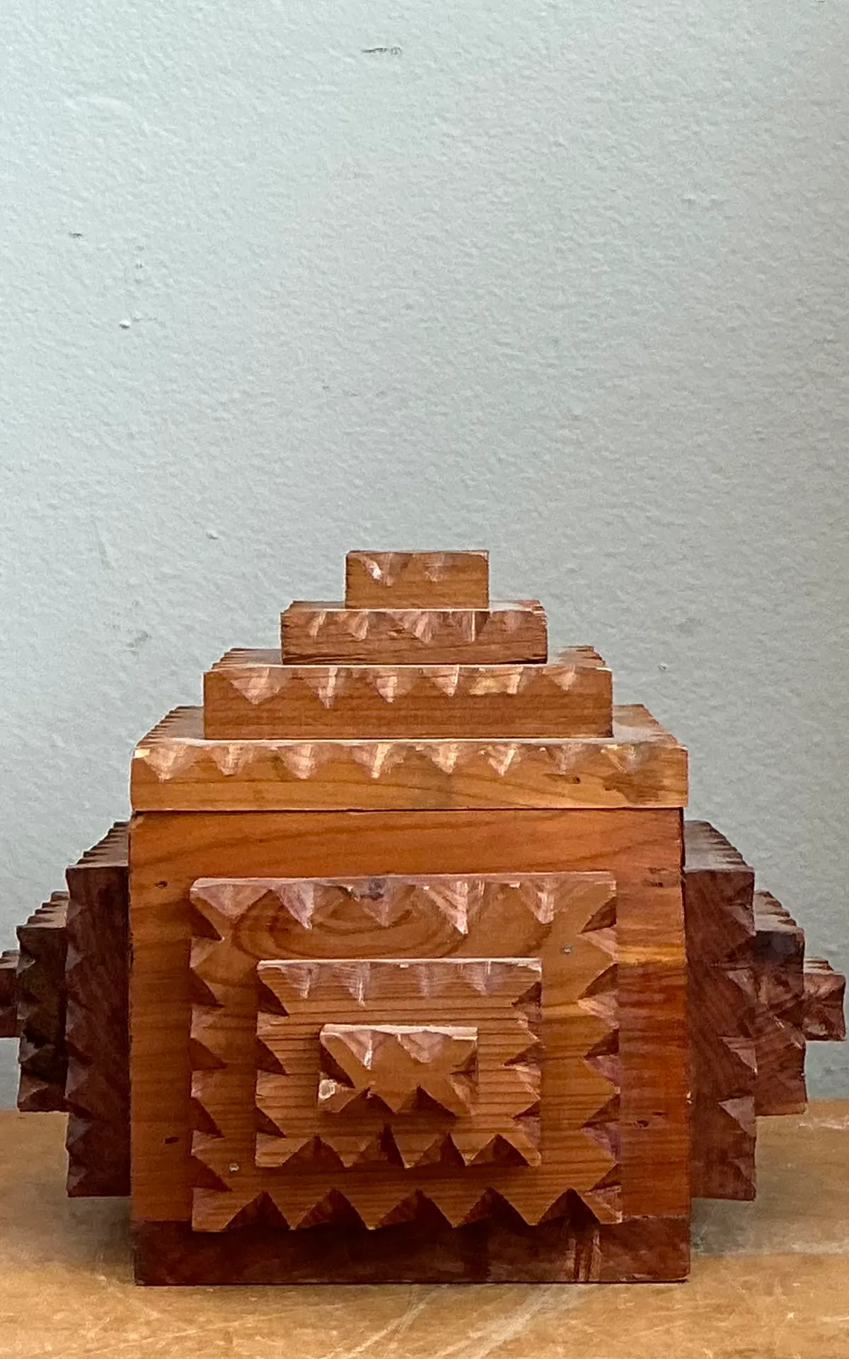 Vintage Carved Wood Tramp Art  Box — additional photo 7