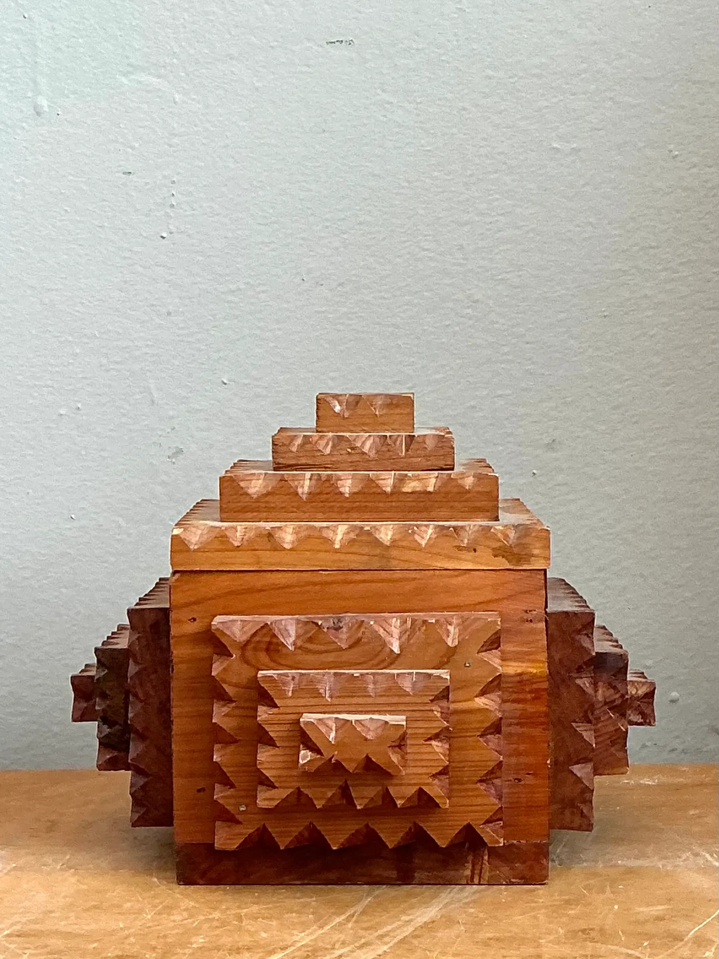 Vintage Carved Wood Tramp Art  Box — additional photo 6