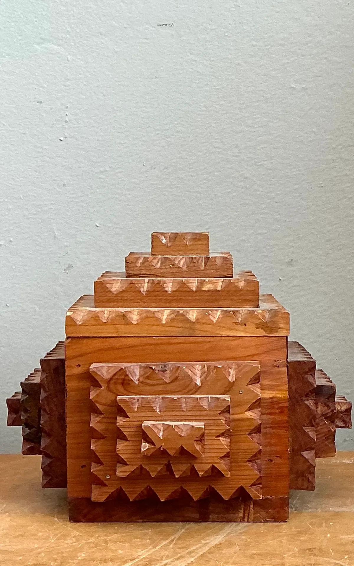 Vintage Carved Wood Tramp Art  Box — additional photo 6