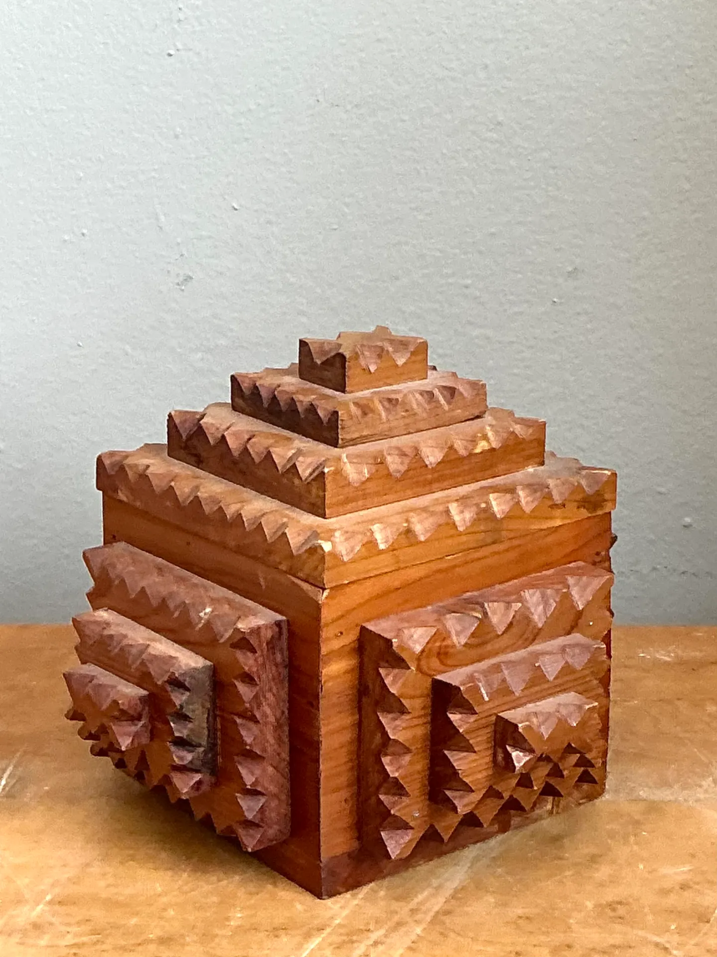 Vintage Carved Wood Tramp Art  Box — additional photo 4
