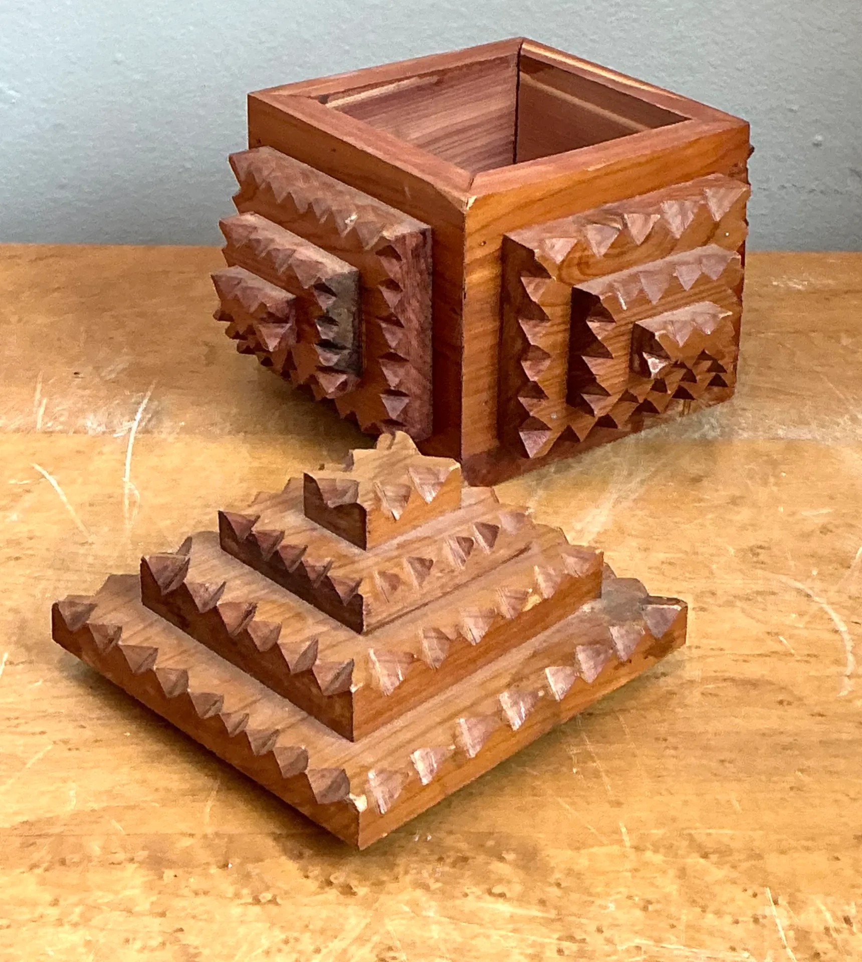 Vintage Carved Wood Tramp Art  Box — additional photo 5