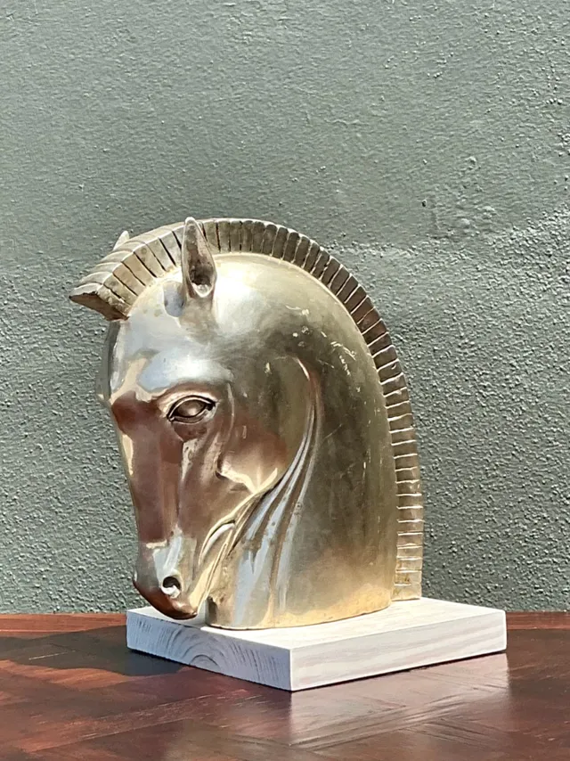 Vintage Horse Head Sculpture — additional photo 1
