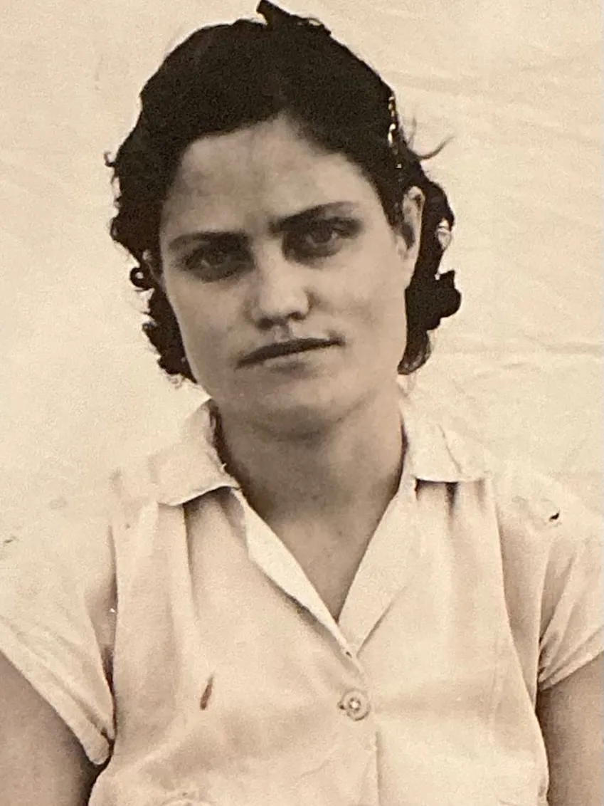 Vintage Black and White Portrait Photograph — additional photo 1
