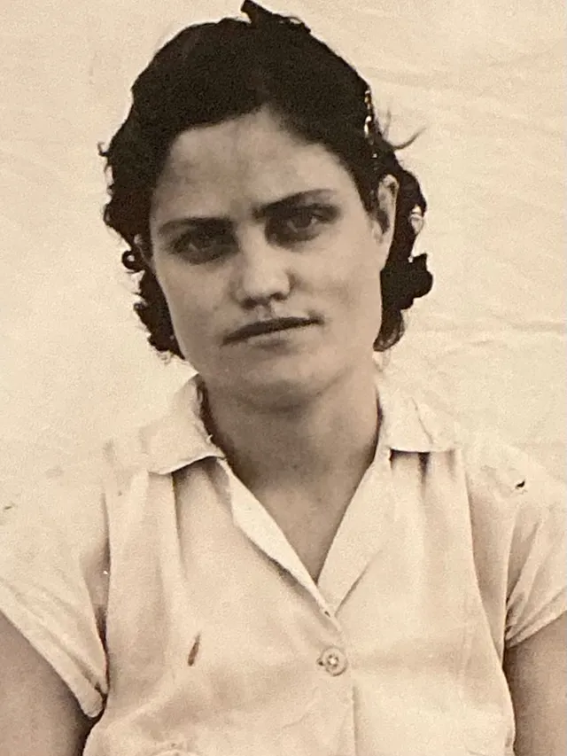 Vintage Black and White Portrait Photograph — additional photo 1