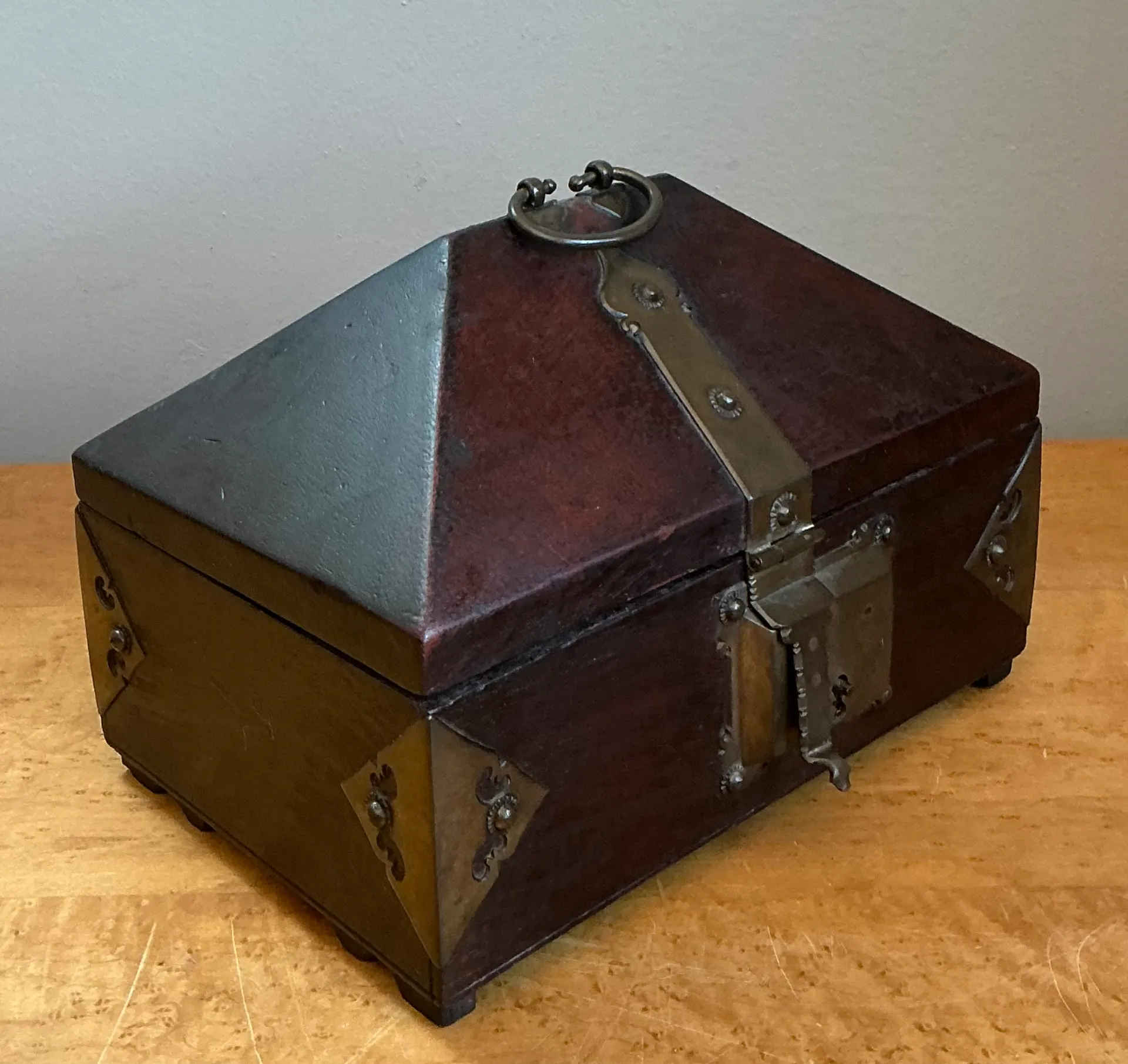 Vintage Wood and Metal Decorative Box — additional photo 2