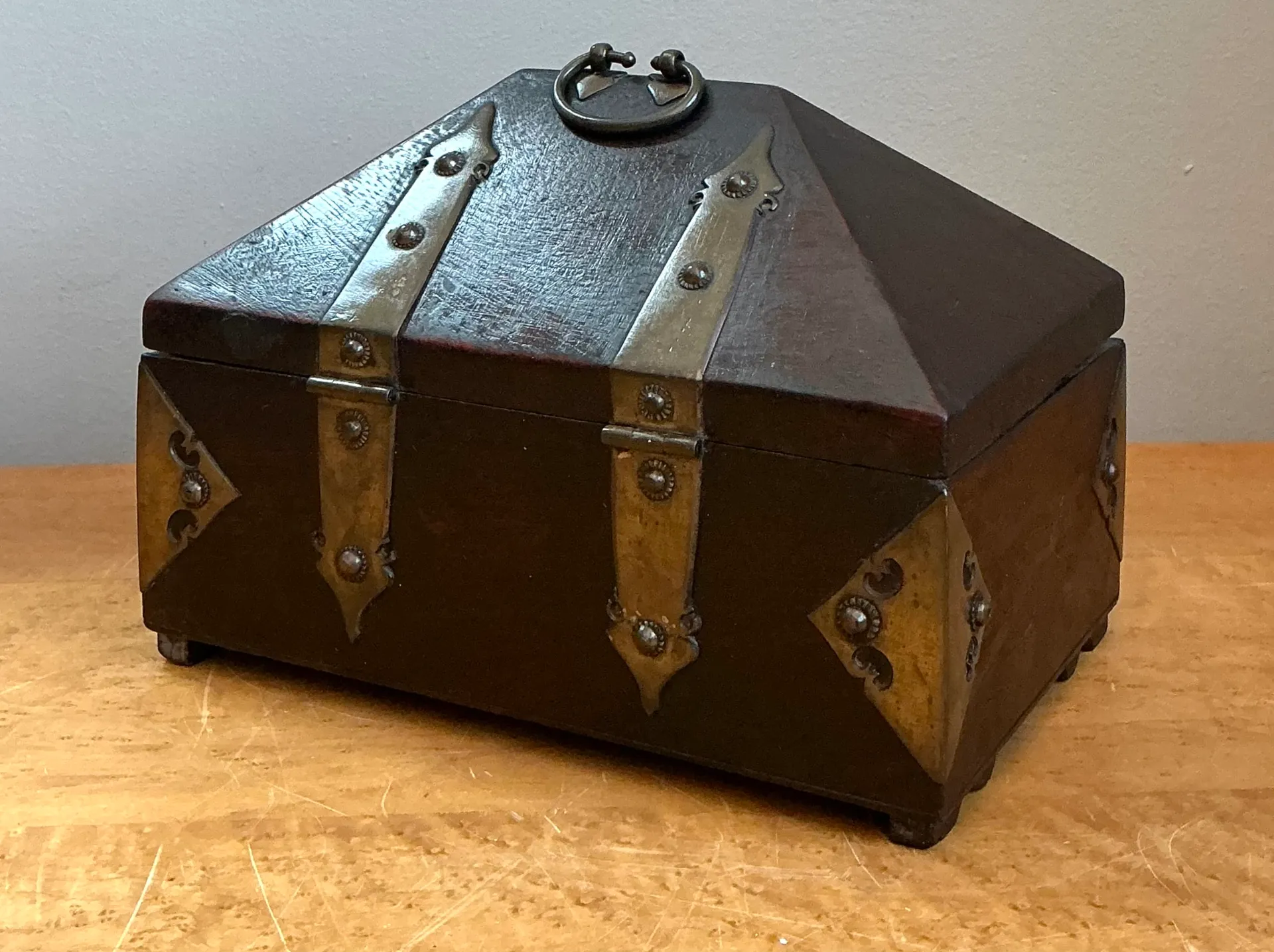 Vintage Wood and Metal Decorative Box — additional photo 4