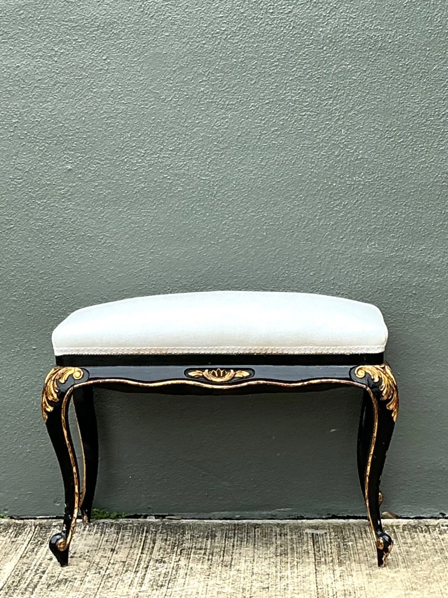 Vintage Black and Gold Gilt Stool — additional photo 4