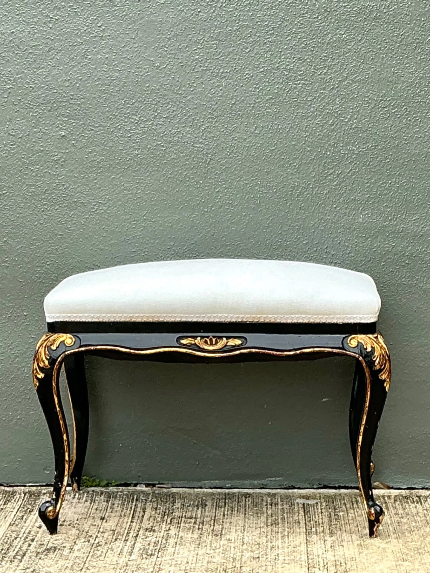 Vintage Black and Gold Gilt Stool — additional photo 2