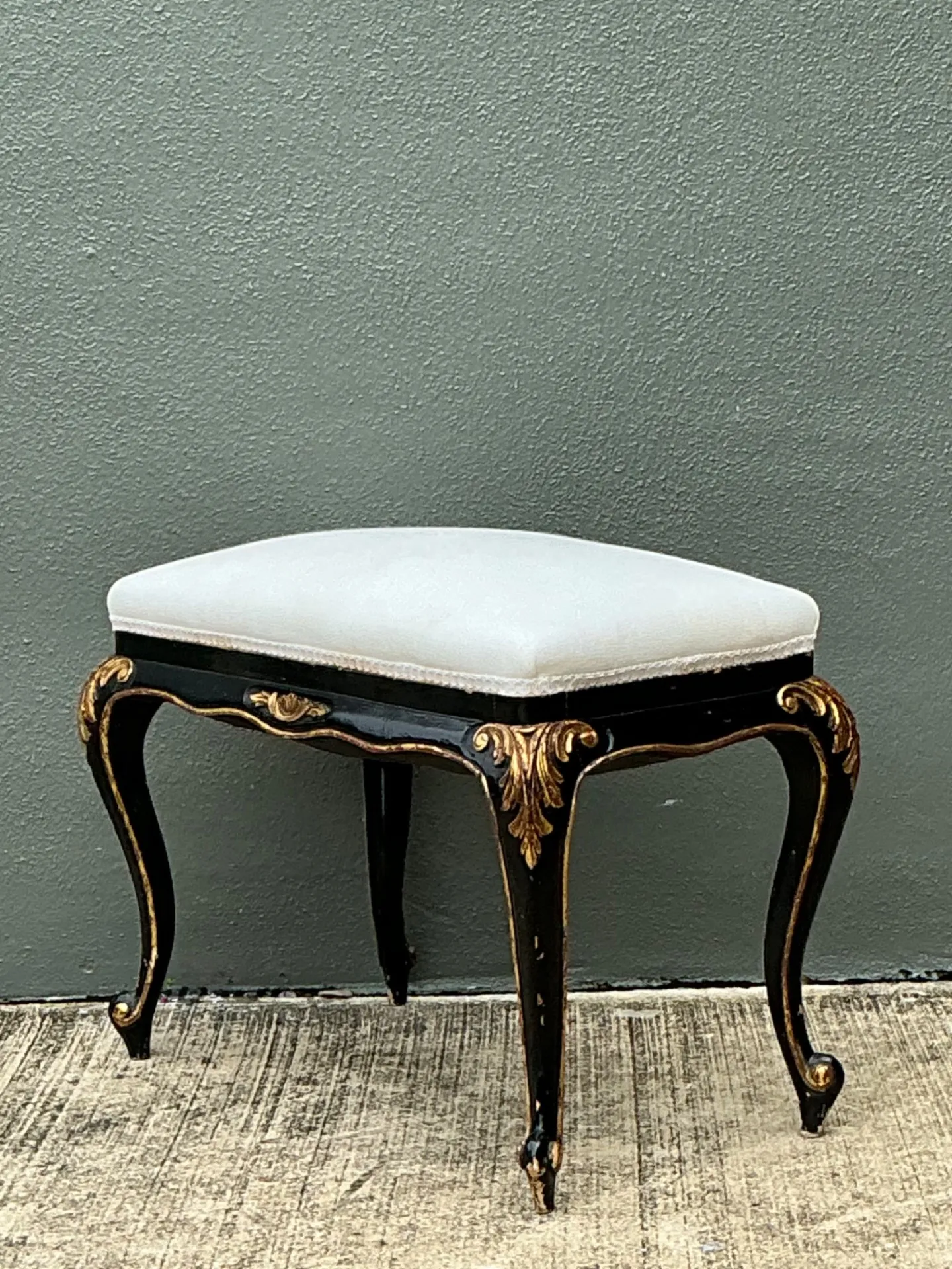 Vintage Black and Gold Gilt Stool — additional photo 7