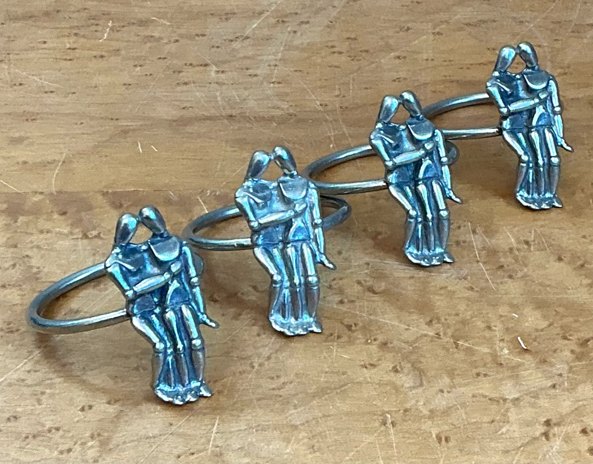 Vintage Embracing Figures Napkin Rings — additional photo 7