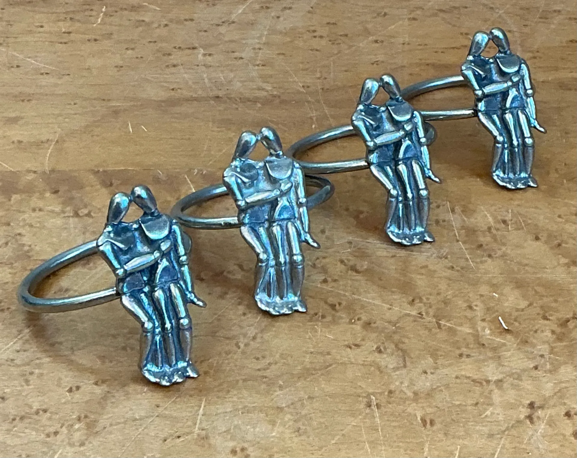 Vintage Embracing Figures Napkin Rings — additional photo 5