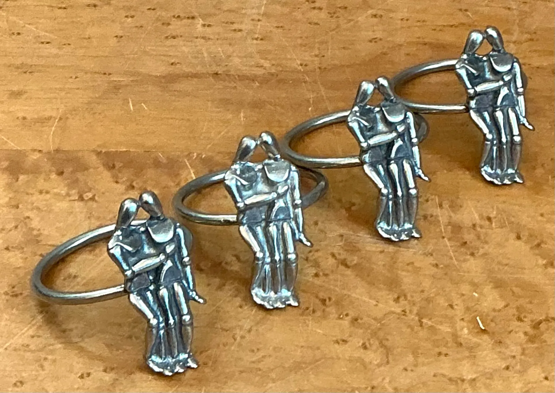 Vintage Embracing Figures Napkin Rings — additional photo 1