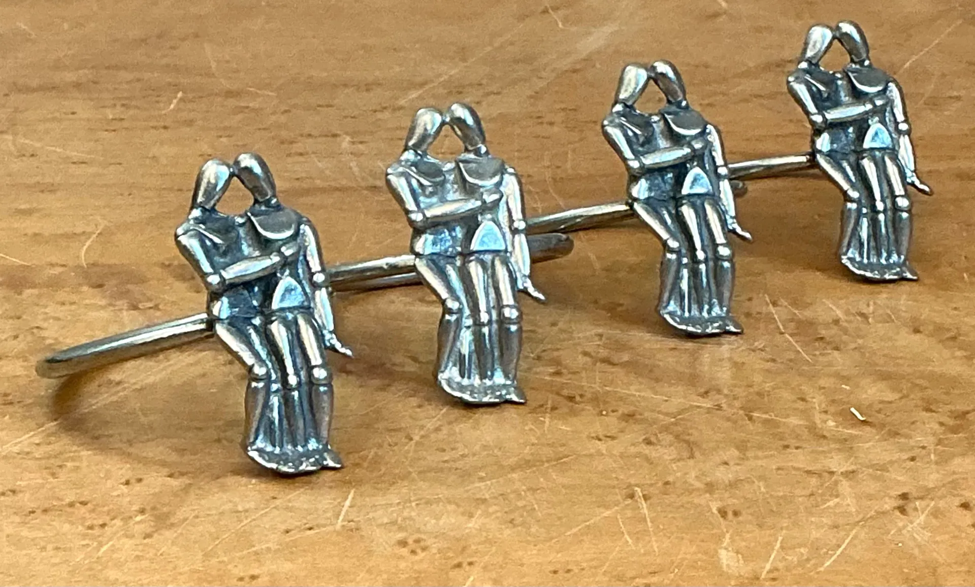 Vintage Embracing Figures Napkin Rings — additional photo 8