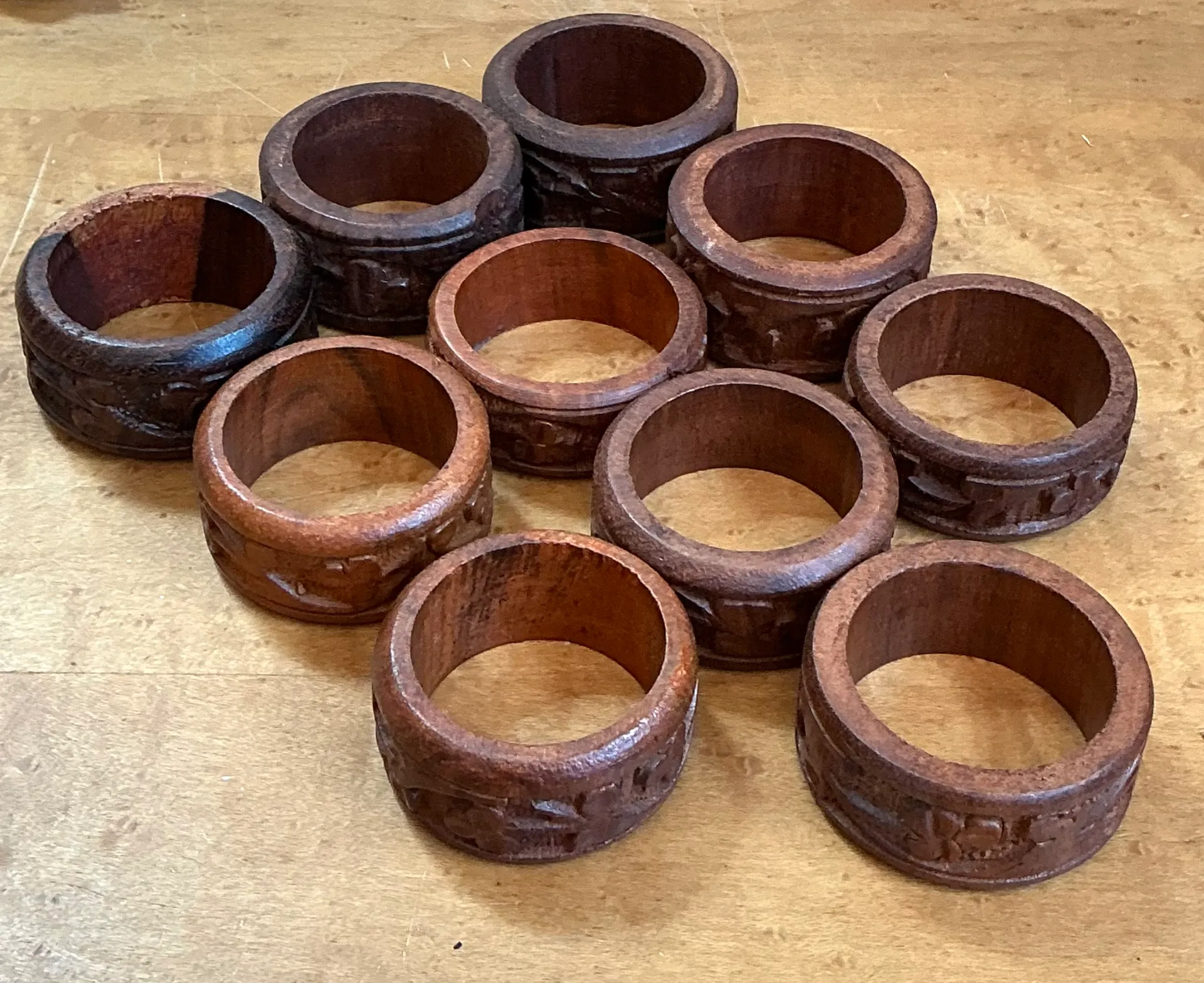 Vintage Carved Wood Napkin Rings - Set of 10 — additional photo 1