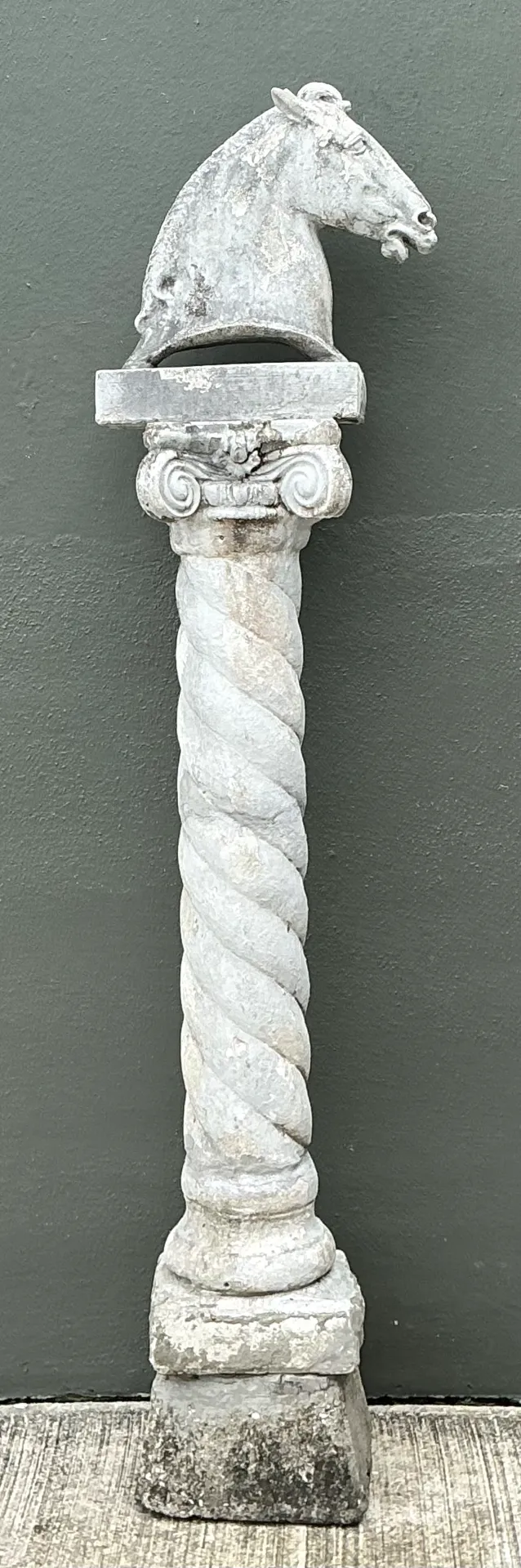 Vintage Stone Horse Sculpture on Column — additional photo 7