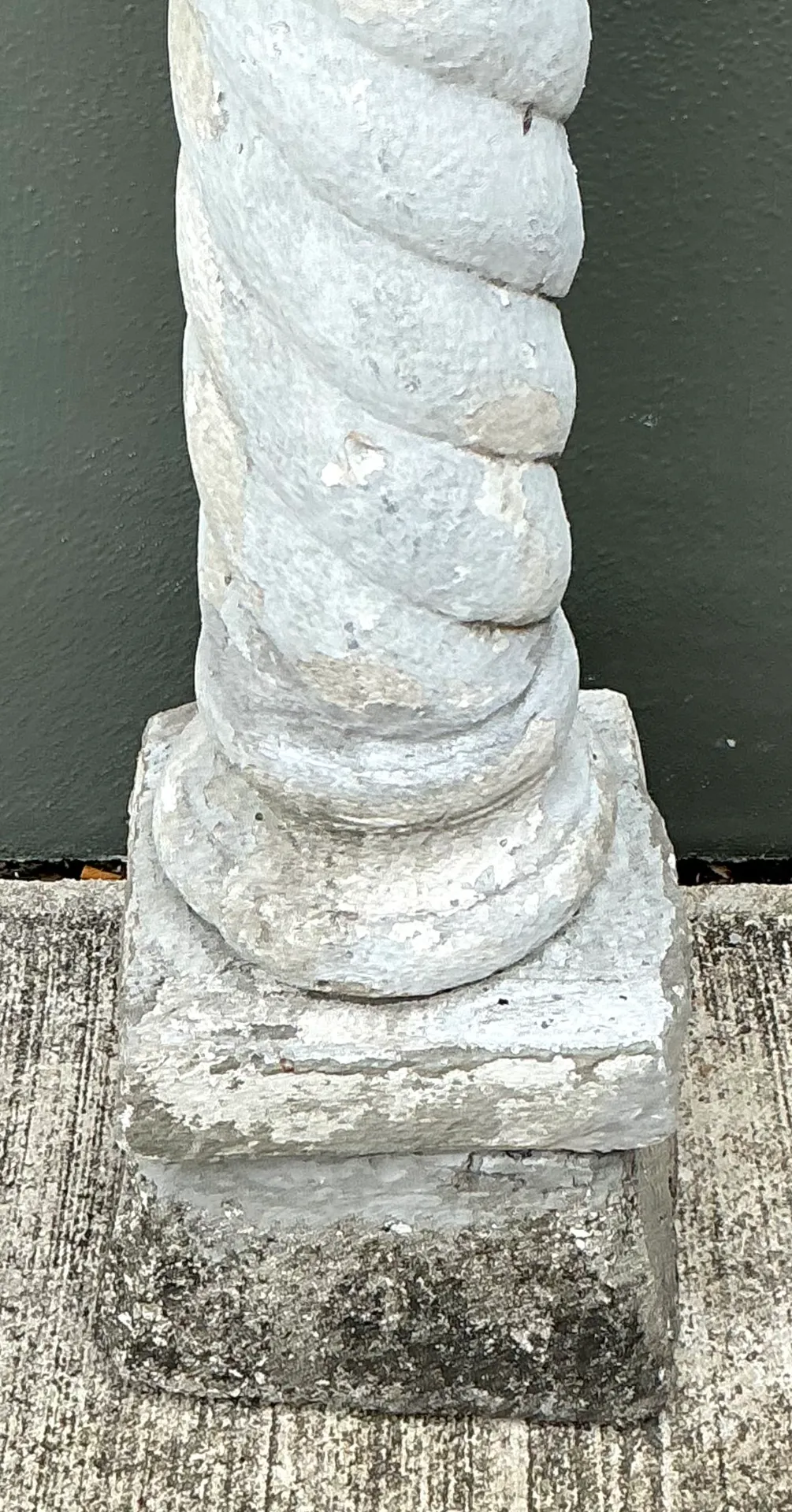 Vintage Stone Horse Sculpture on Column — additional photo 4