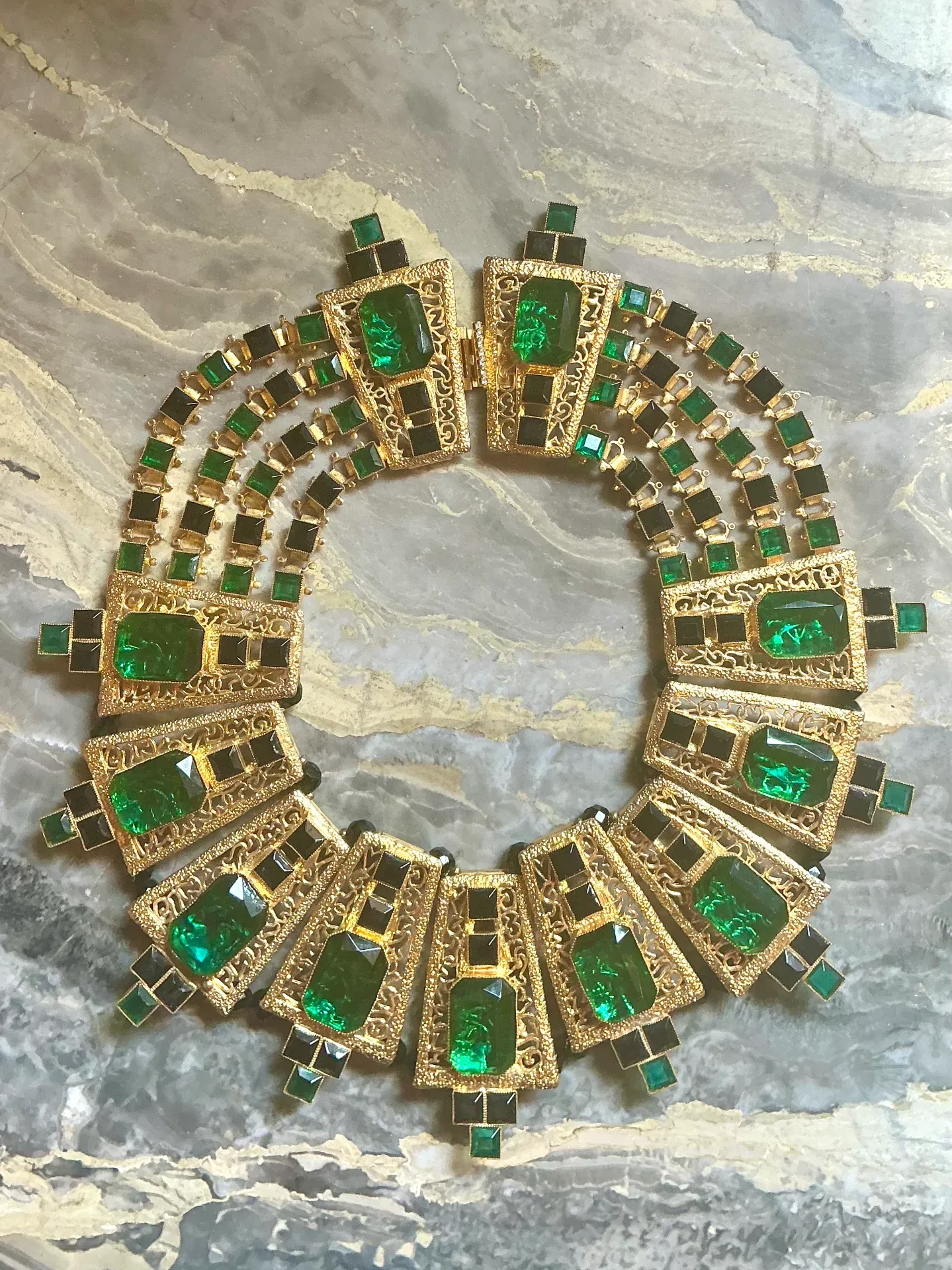 Vintage Emerald Green Statement Necklace — additional photo 2