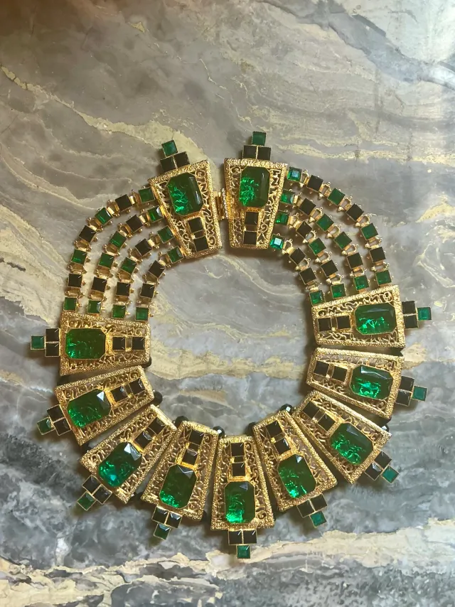 Vintage Emerald Green Statement Necklace — additional photo 1