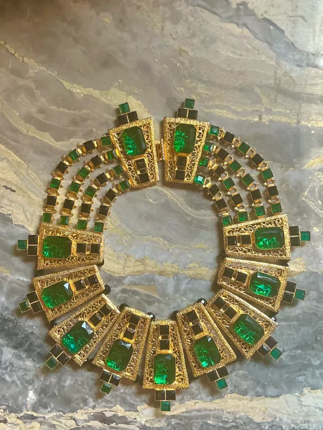 Vintage Emerald Green Statement Necklace — additional photo 4
