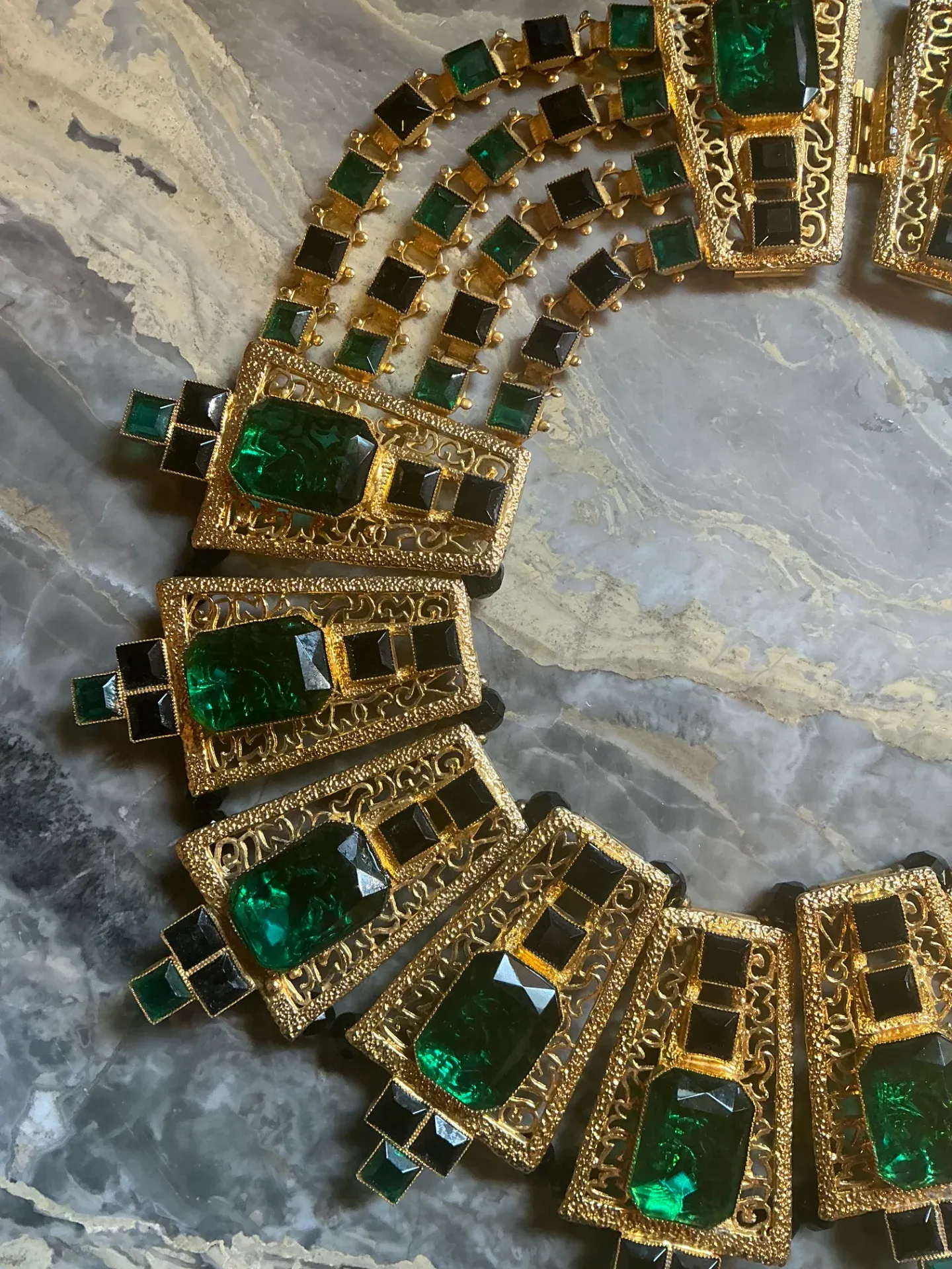 Vintage Emerald Green Statement Necklace — additional photo 5
