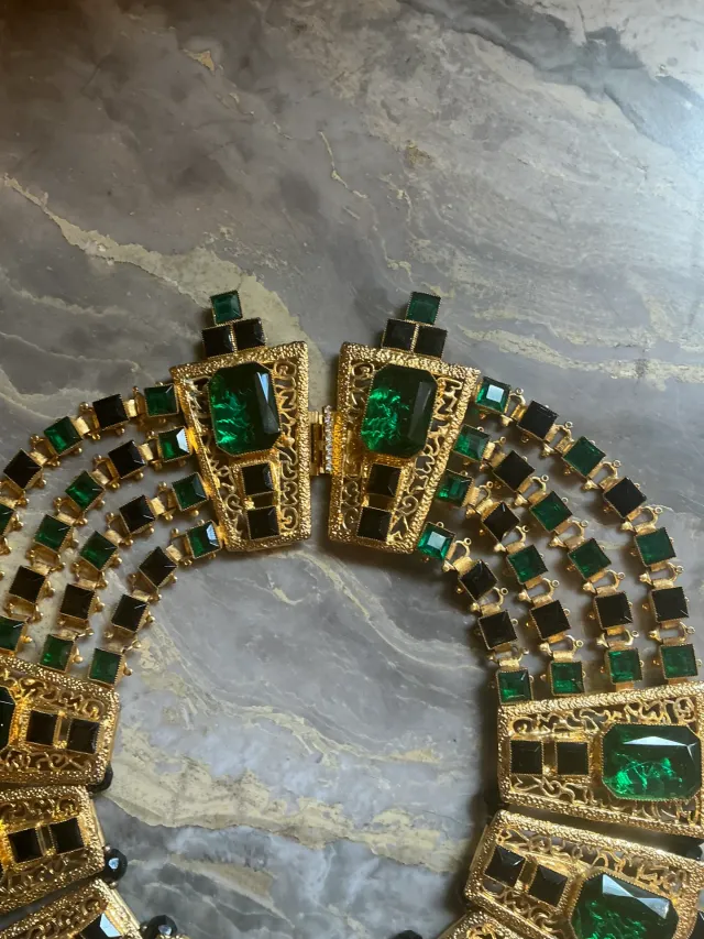 Vintage Emerald Green Statement Necklace — additional photo 6