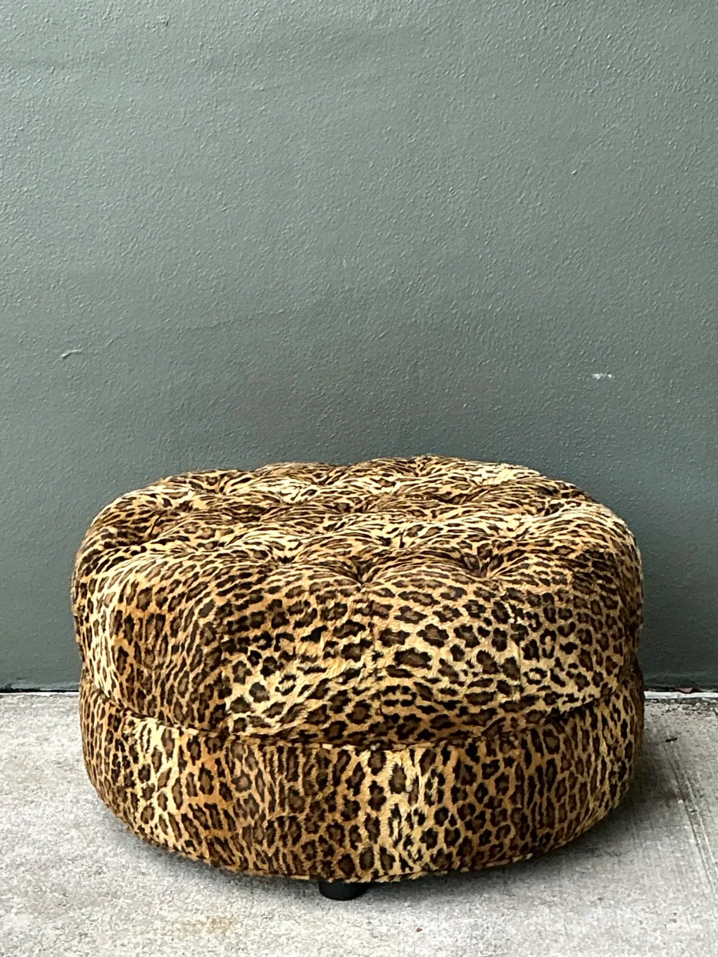 Vintage Leopard Print Tufted Ottoman — additional photo 4