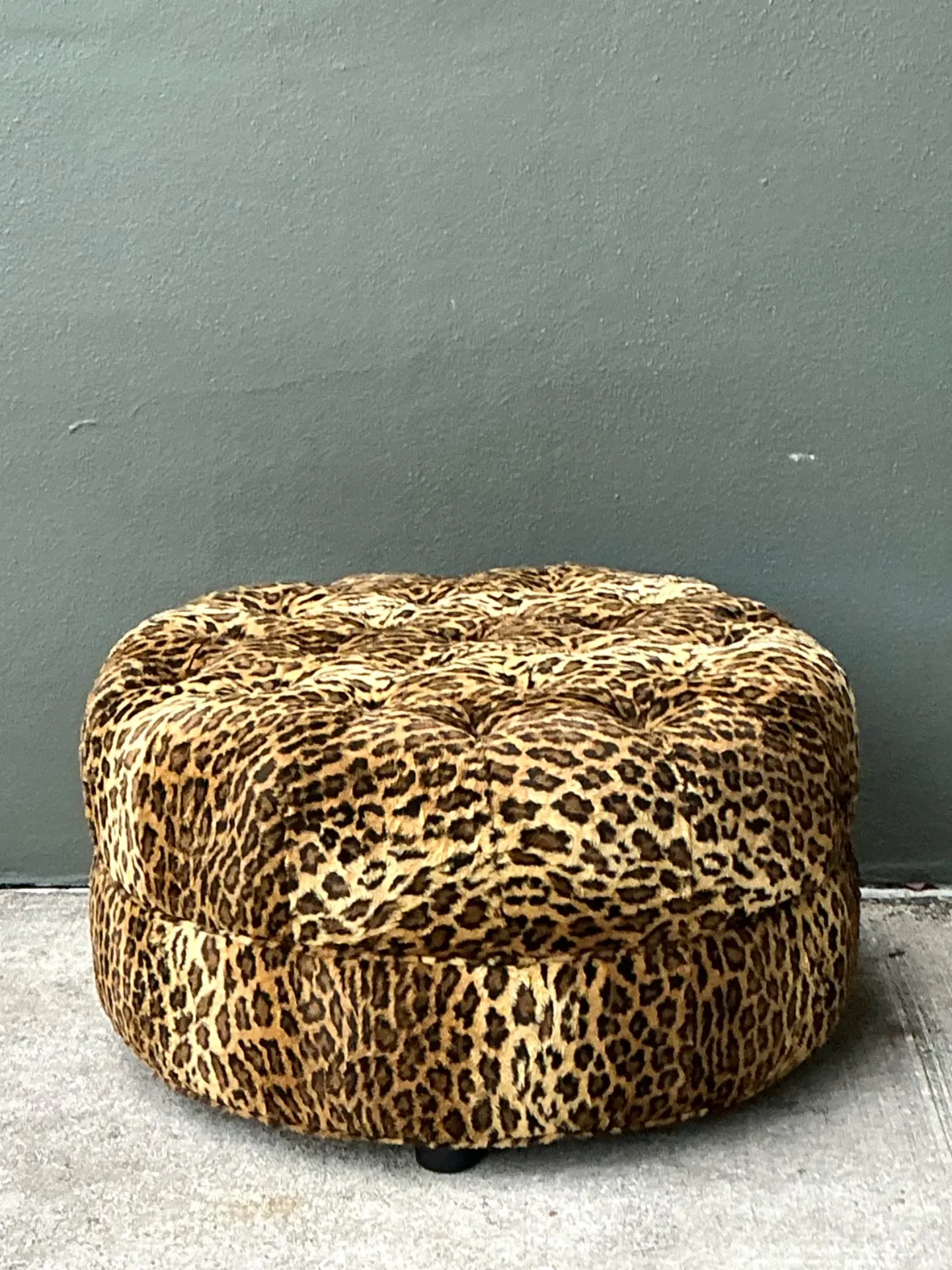 Vintage Leopard Print Tufted Ottoman — additional photo 8