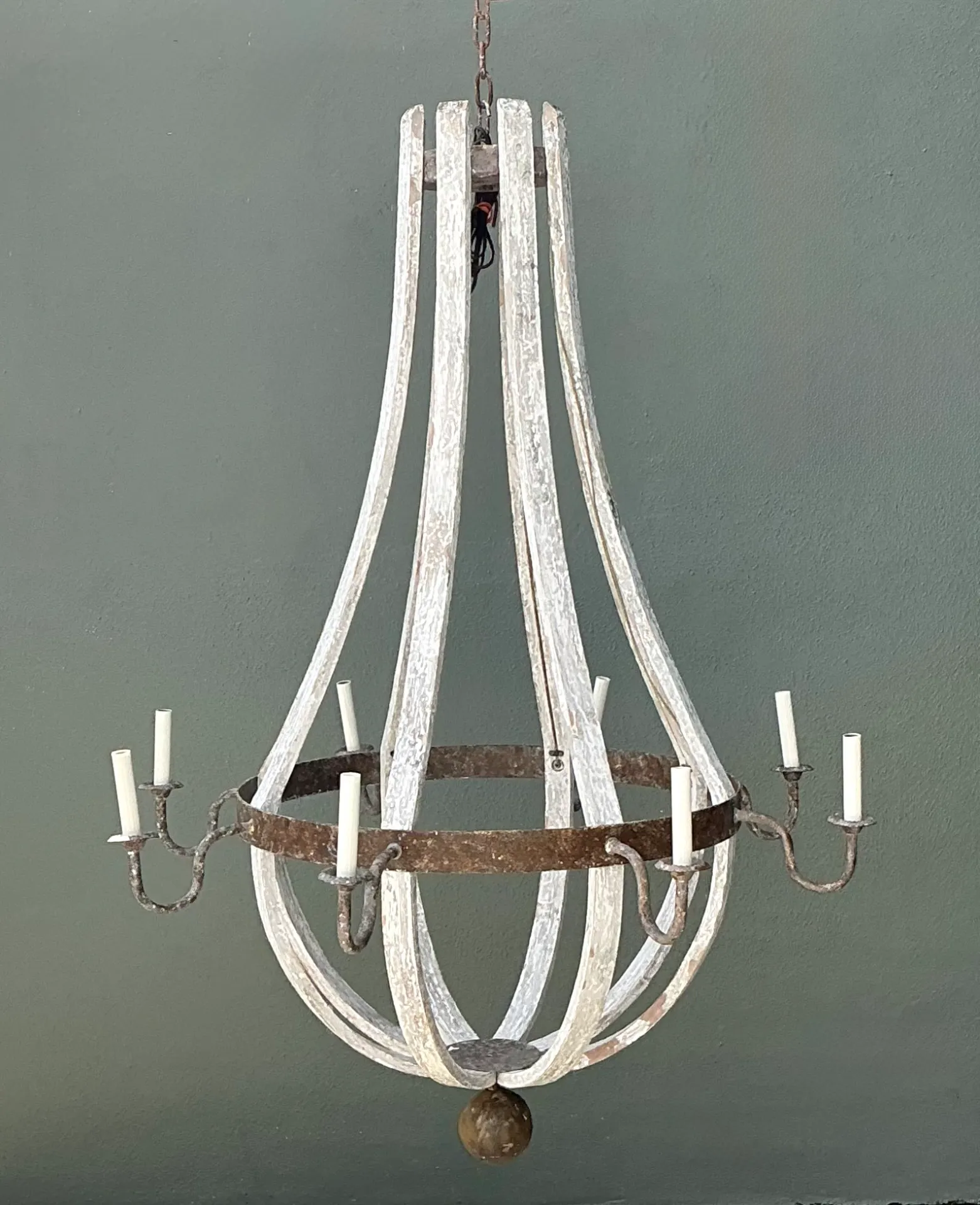 Vintage Rustic Wood and Metal Chandelier — additional photo 3