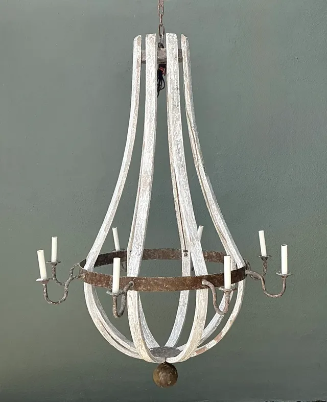 Vintage Rustic Wood and Metal Chandelier — additional photo 3