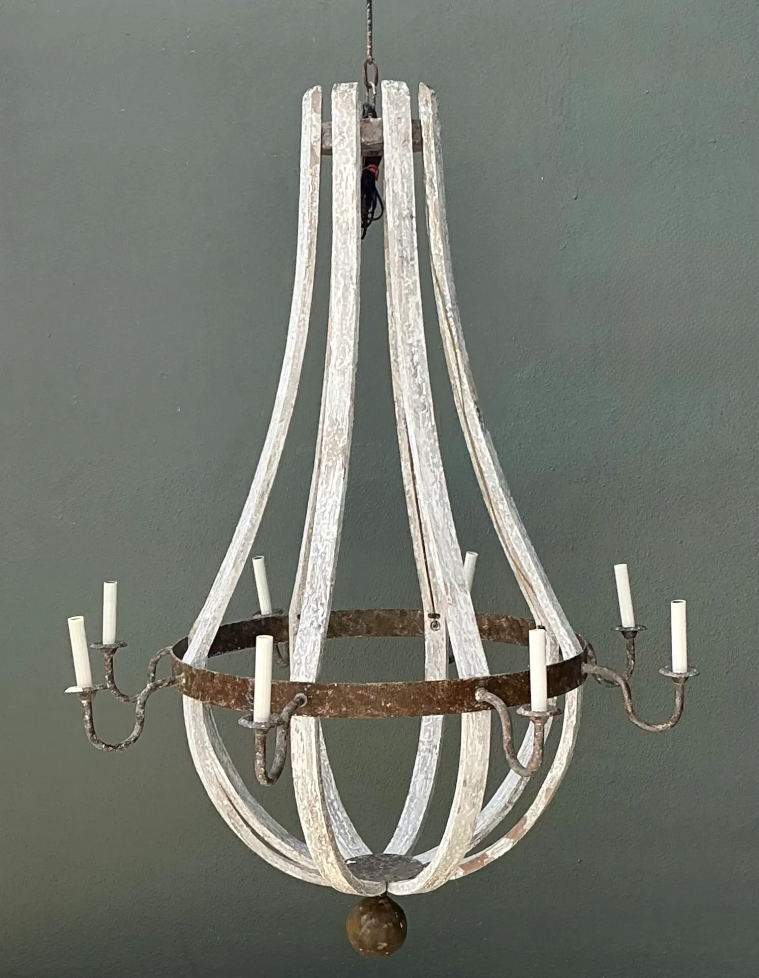 Vintage Rustic Wood and Metal Chandelier — additional photo 5