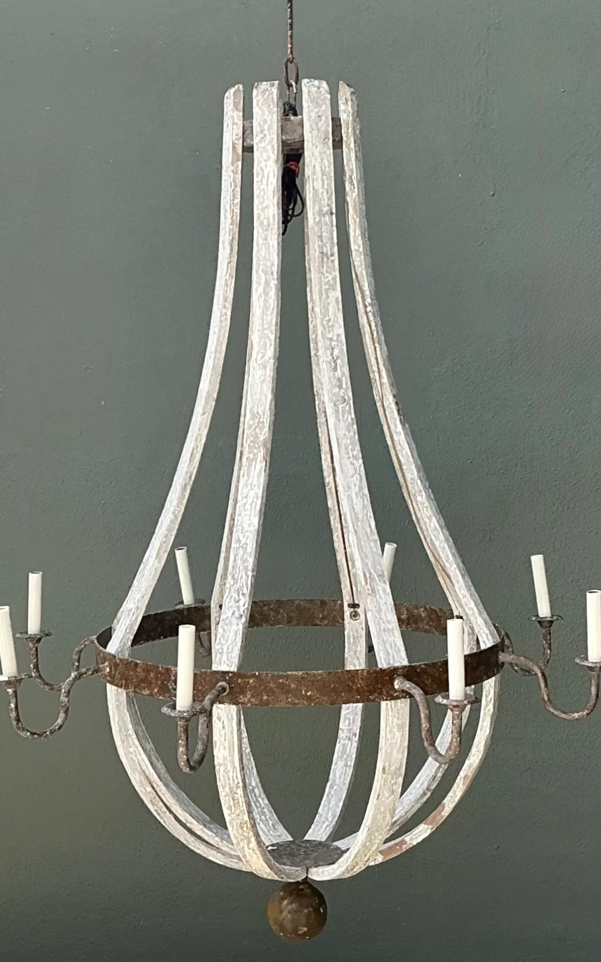 Vintage Rustic Wood and Metal Chandelier — additional photo 5