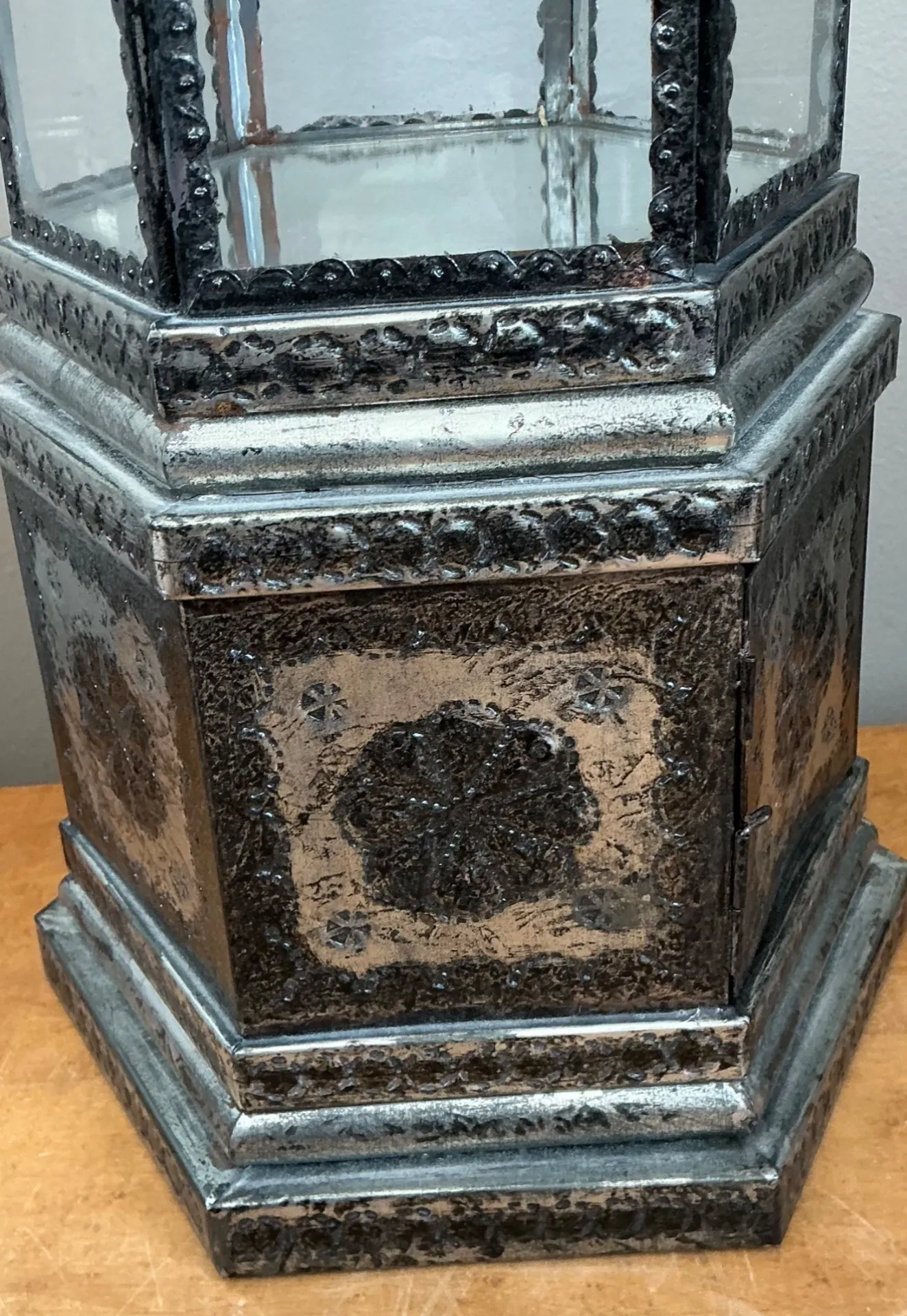 Ornate Metal and Glass Showcase — additional photo 5