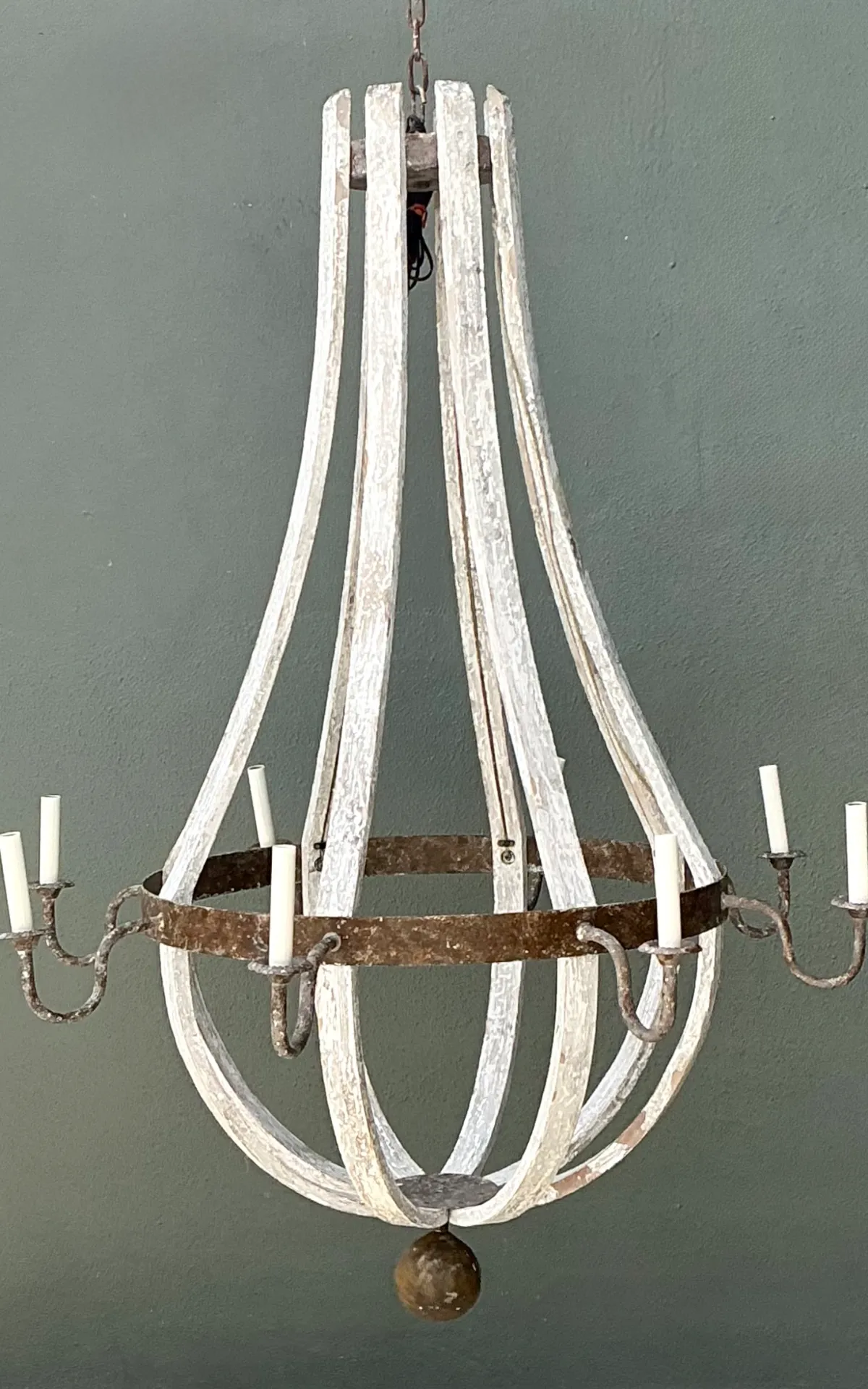 Vintage Rustic Wood and Metal Chandelier — additional photo 7