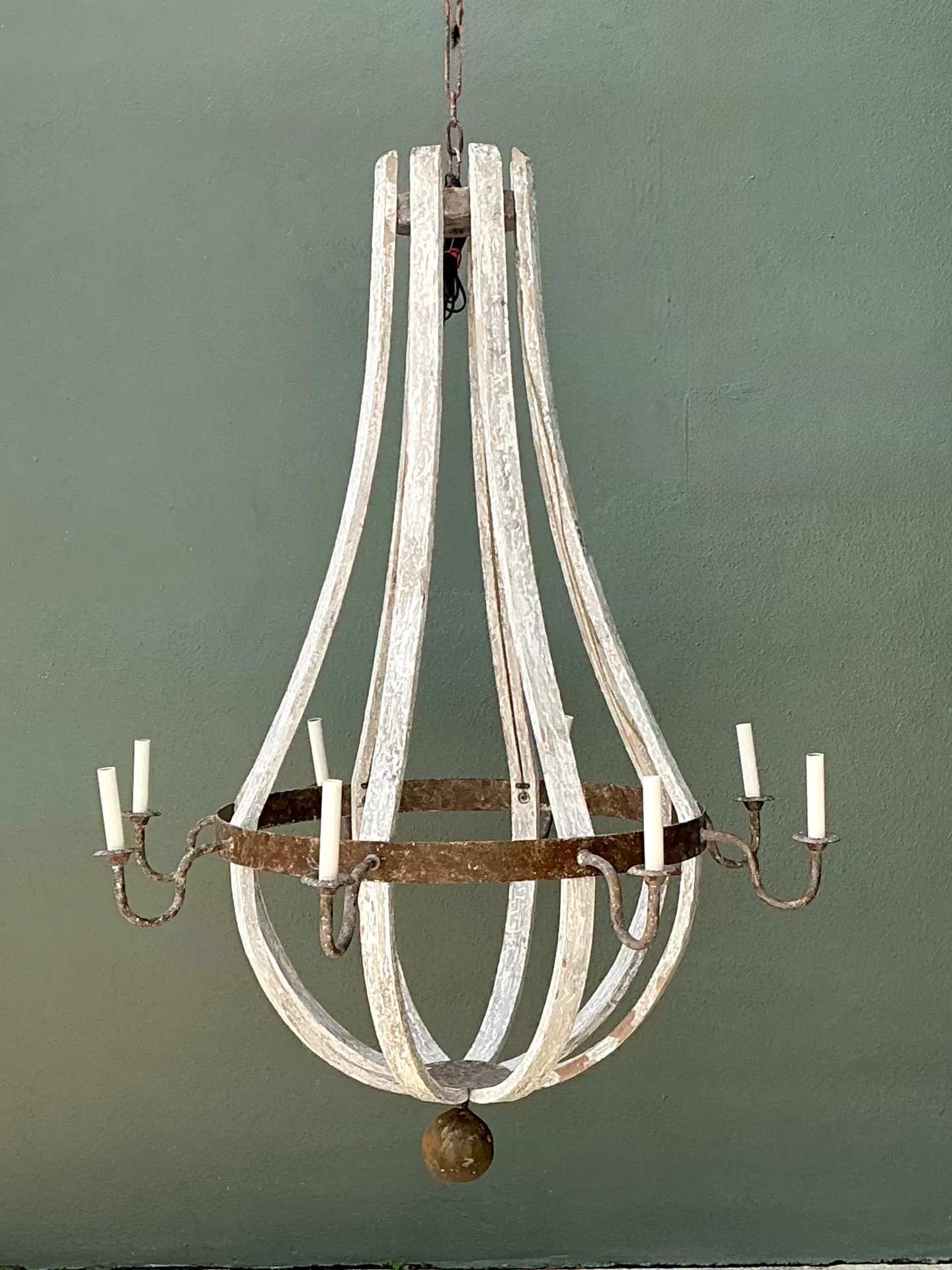 Vintage Rustic Wood and Metal Chandelier — additional photo 4