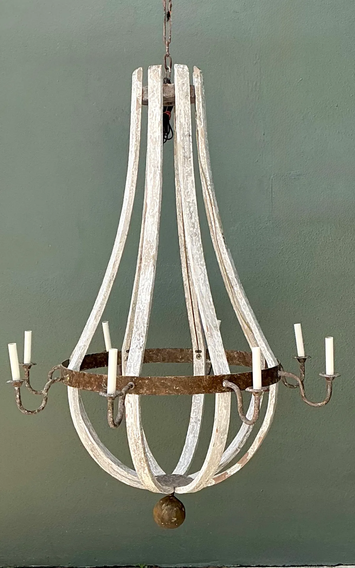 Vintage Rustic Wood and Metal Chandelier — additional photo 4