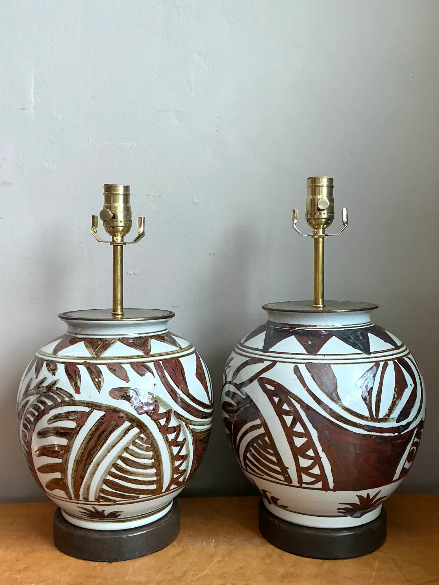 Vintage Hand-Painted Ceramic Lamps - Pair — additional photo 7