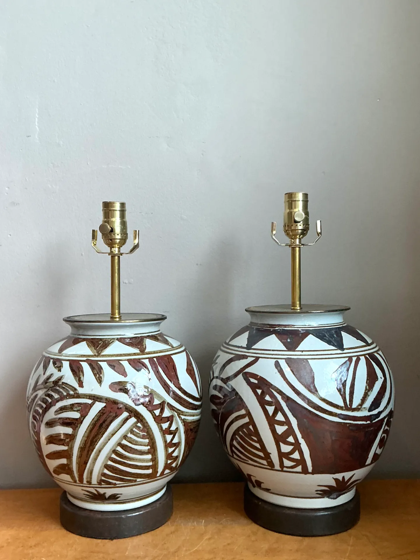 Vintage Hand-Painted Ceramic Lamps - Pair — additional photo 6