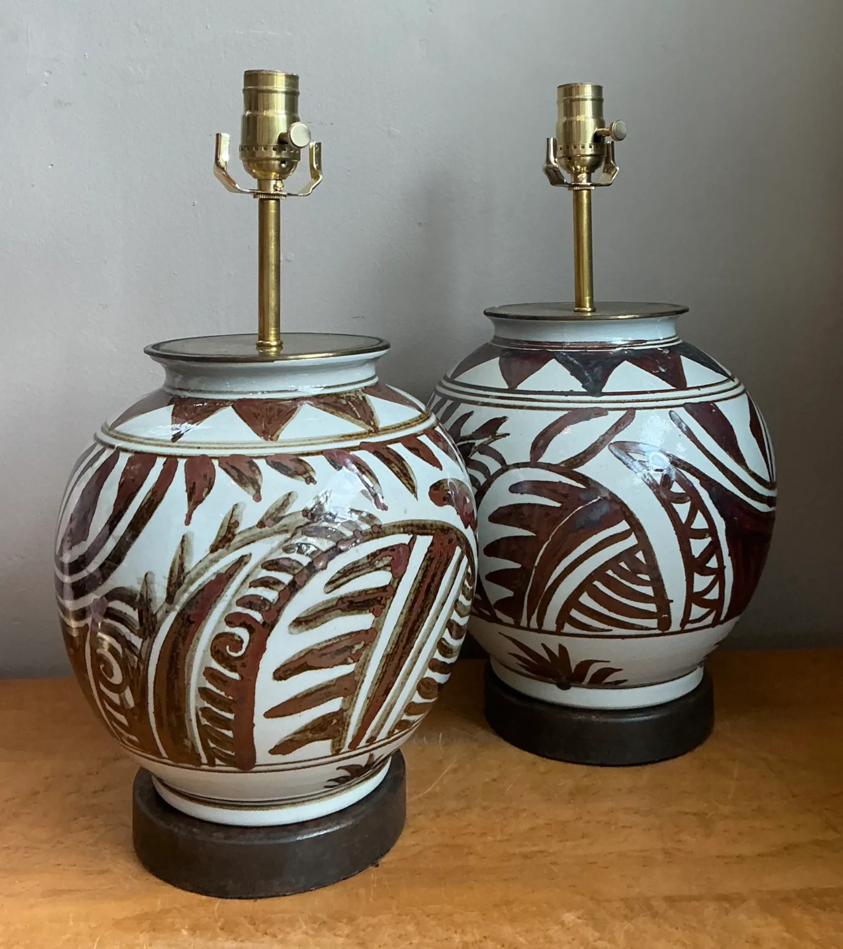 Vintage Hand-Painted Ceramic Lamps - Pair — additional photo 3
