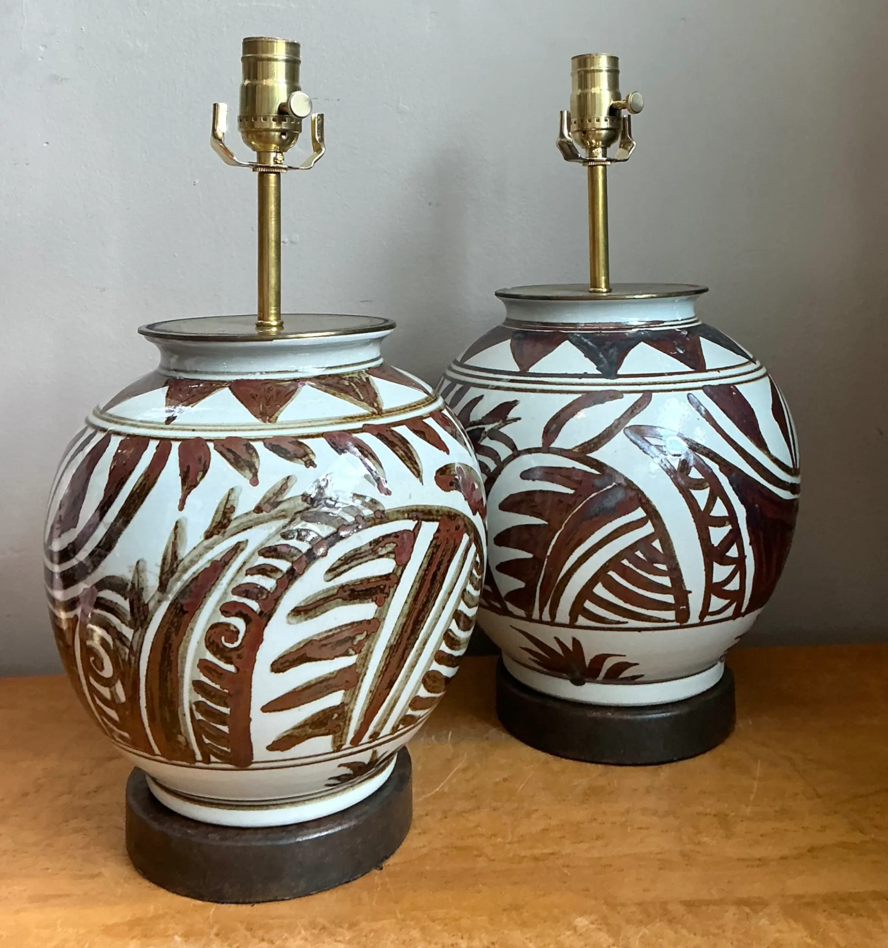 Vintage Hand-Painted Ceramic Lamps - Pair — additional photo 5