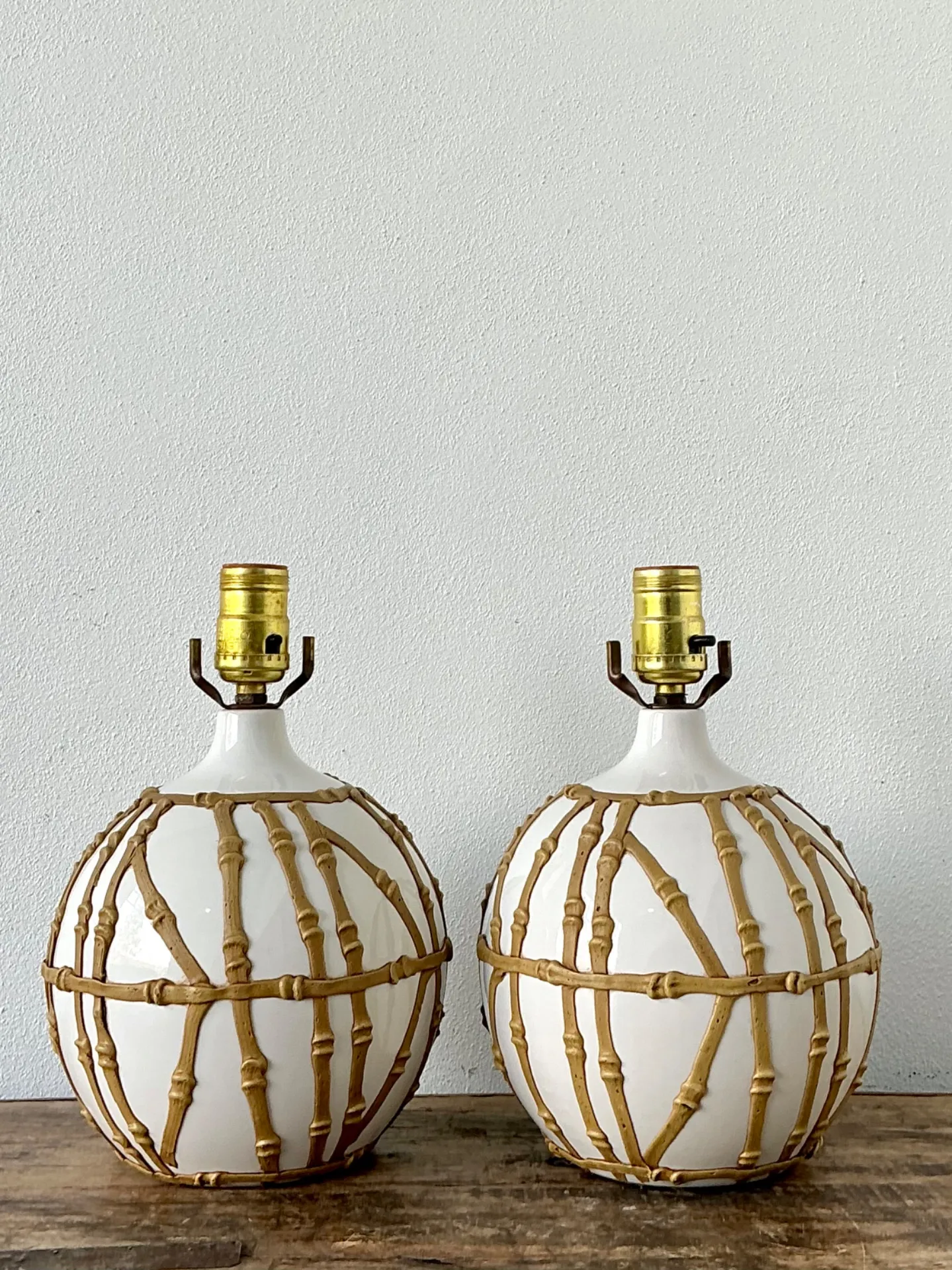 Vintage Glazed Ceramic Icing Lamps - A Pair — additional photo 4