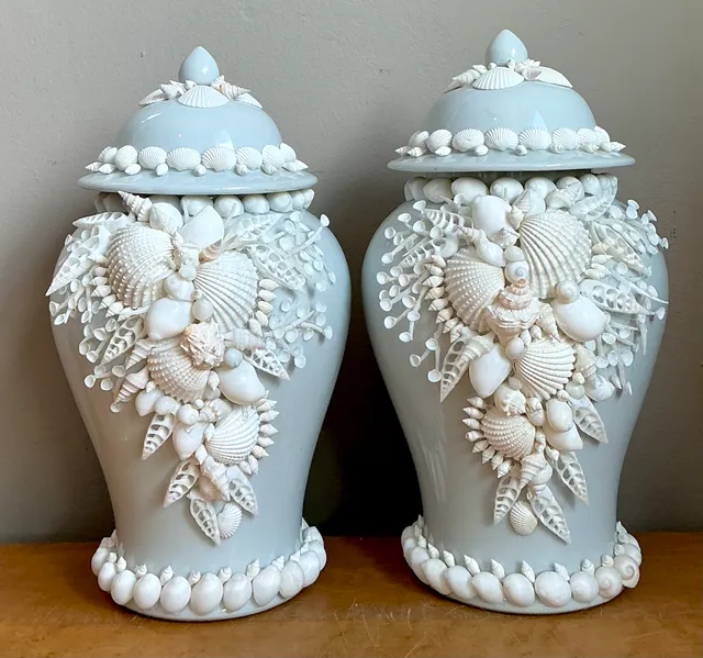 Vintage Shell Encrusted Lidded Ceramic Urns - Pair — additional photo 8