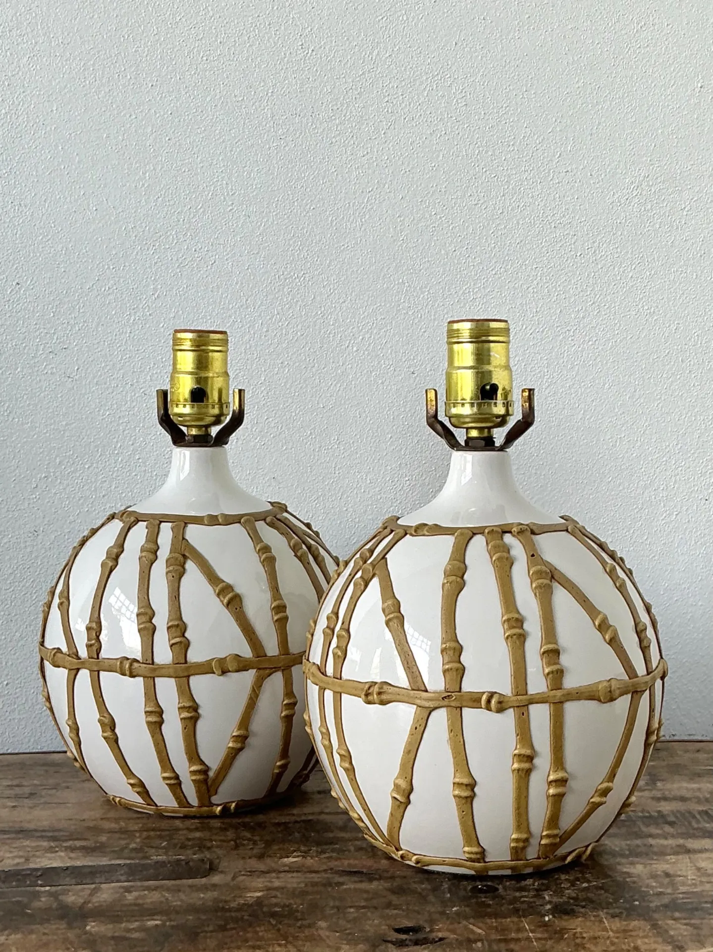 Vintage Glazed Ceramic Icing Lamps - A Pair — additional photo 3