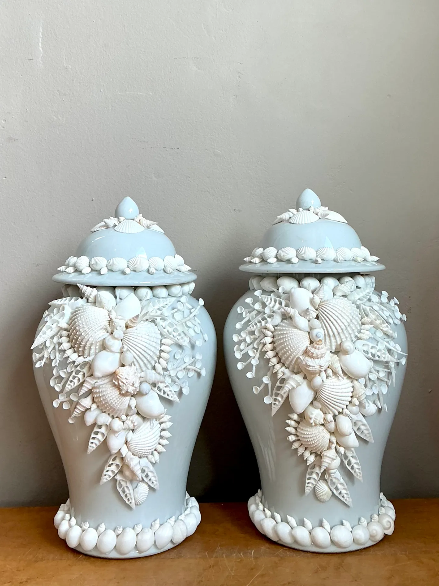 Vintage Shell Encrusted Lidded Ceramic Urns - Pair — additional photo 4