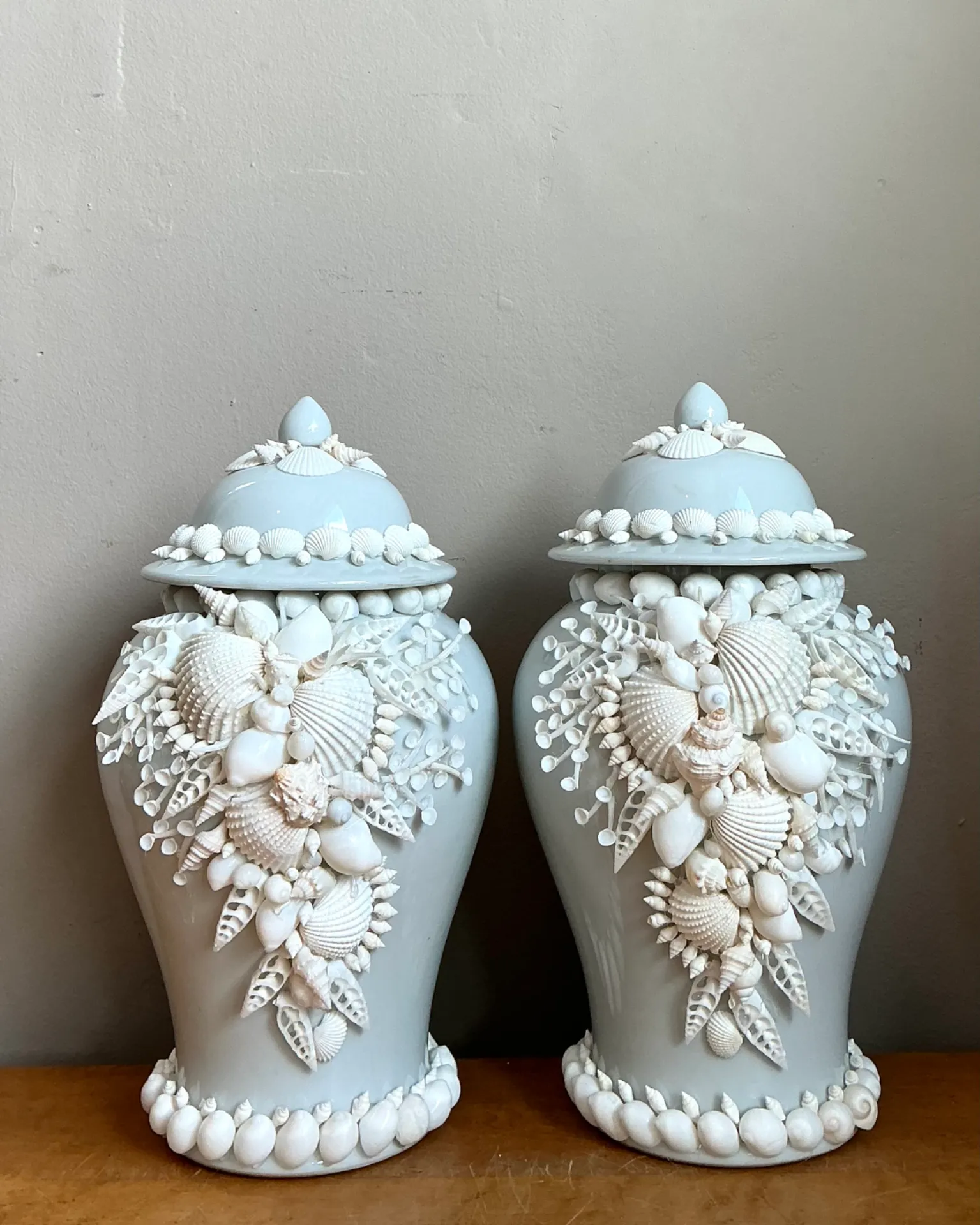 Vintage Shell Encrusted Lidded Ceramic Urns - Pair — additional photo 7